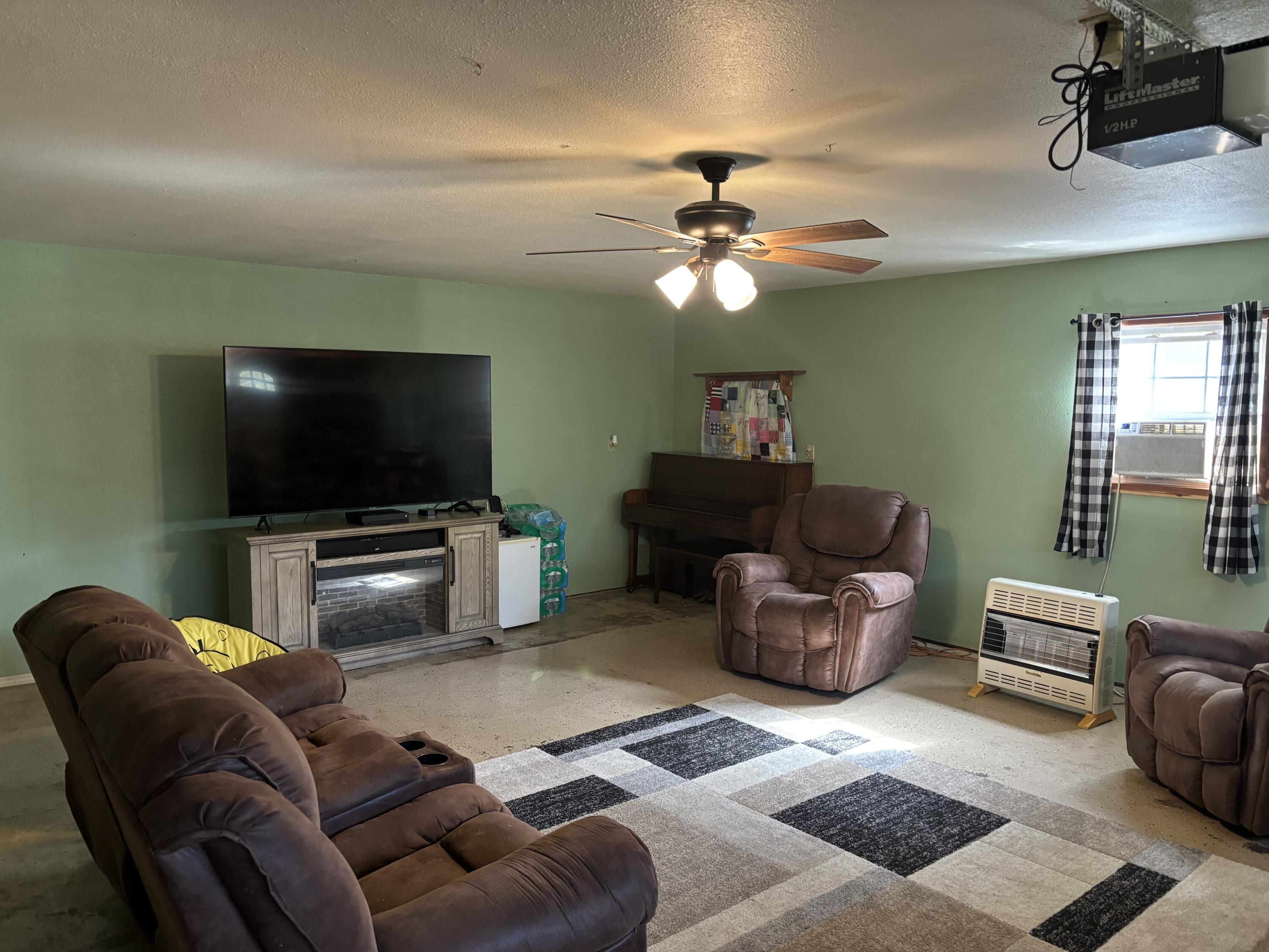 1299 State Hwy 64 Property Photo 6