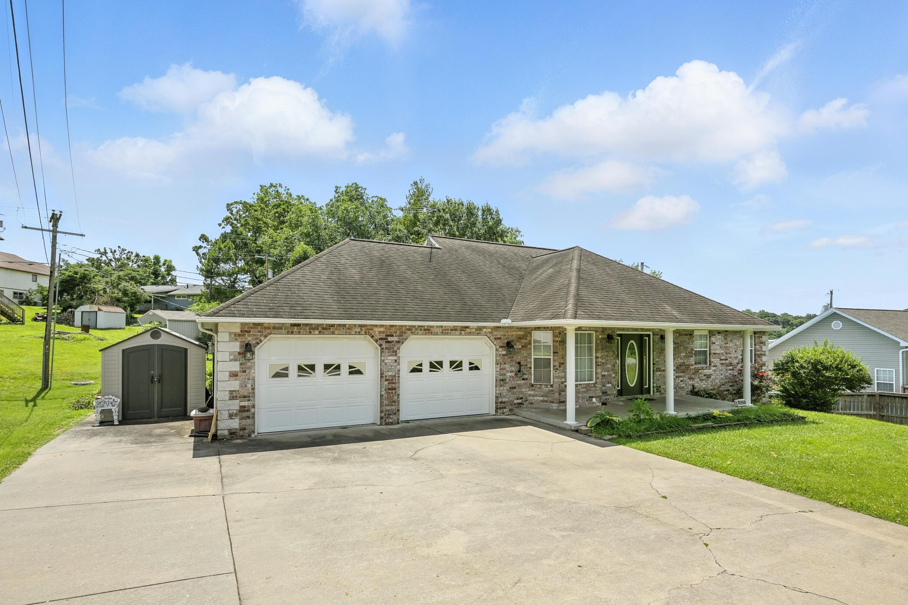 1225 Skyline Drive Property Photo 1