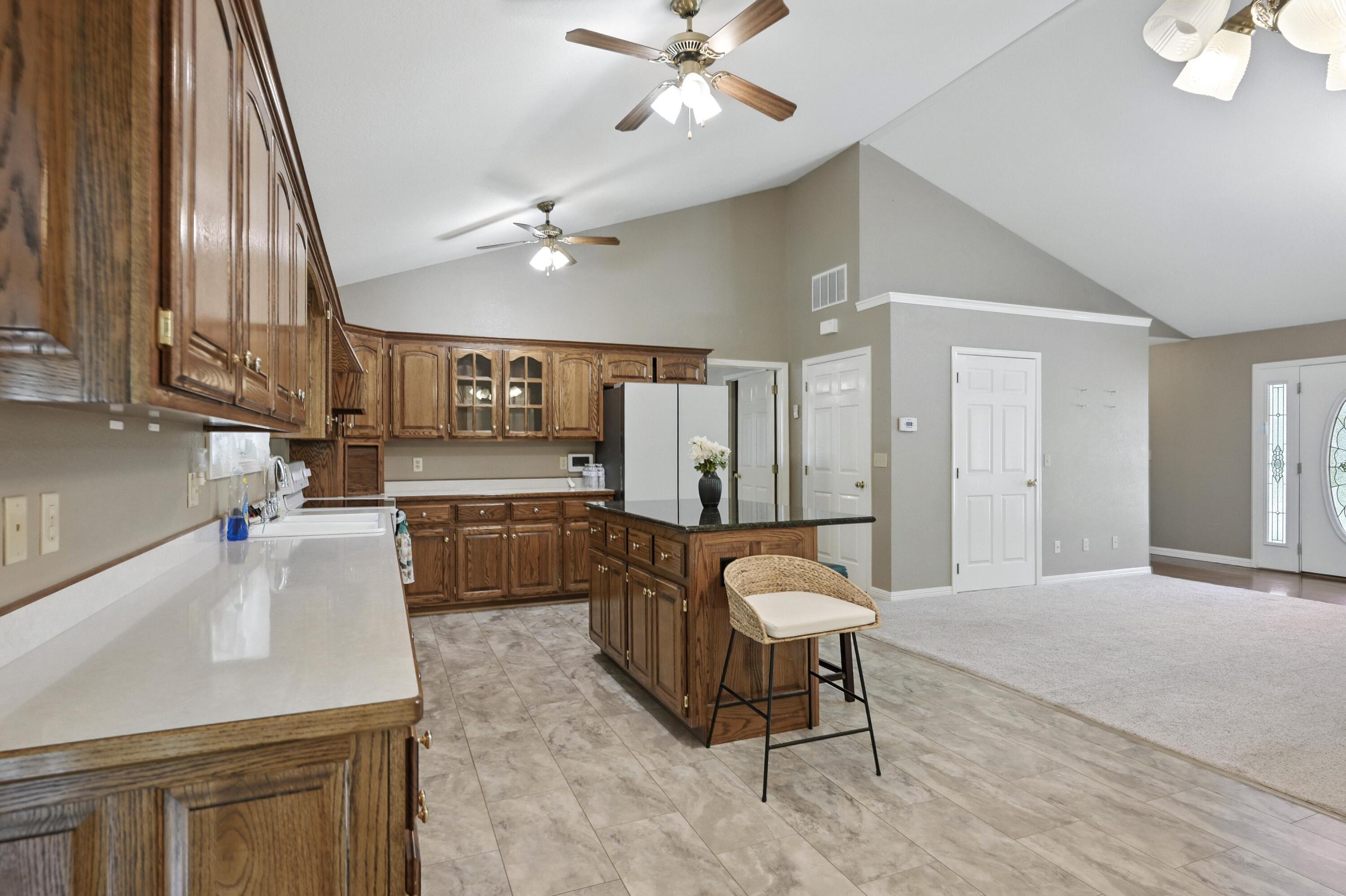 1225 Skyline Drive Property Photo 13