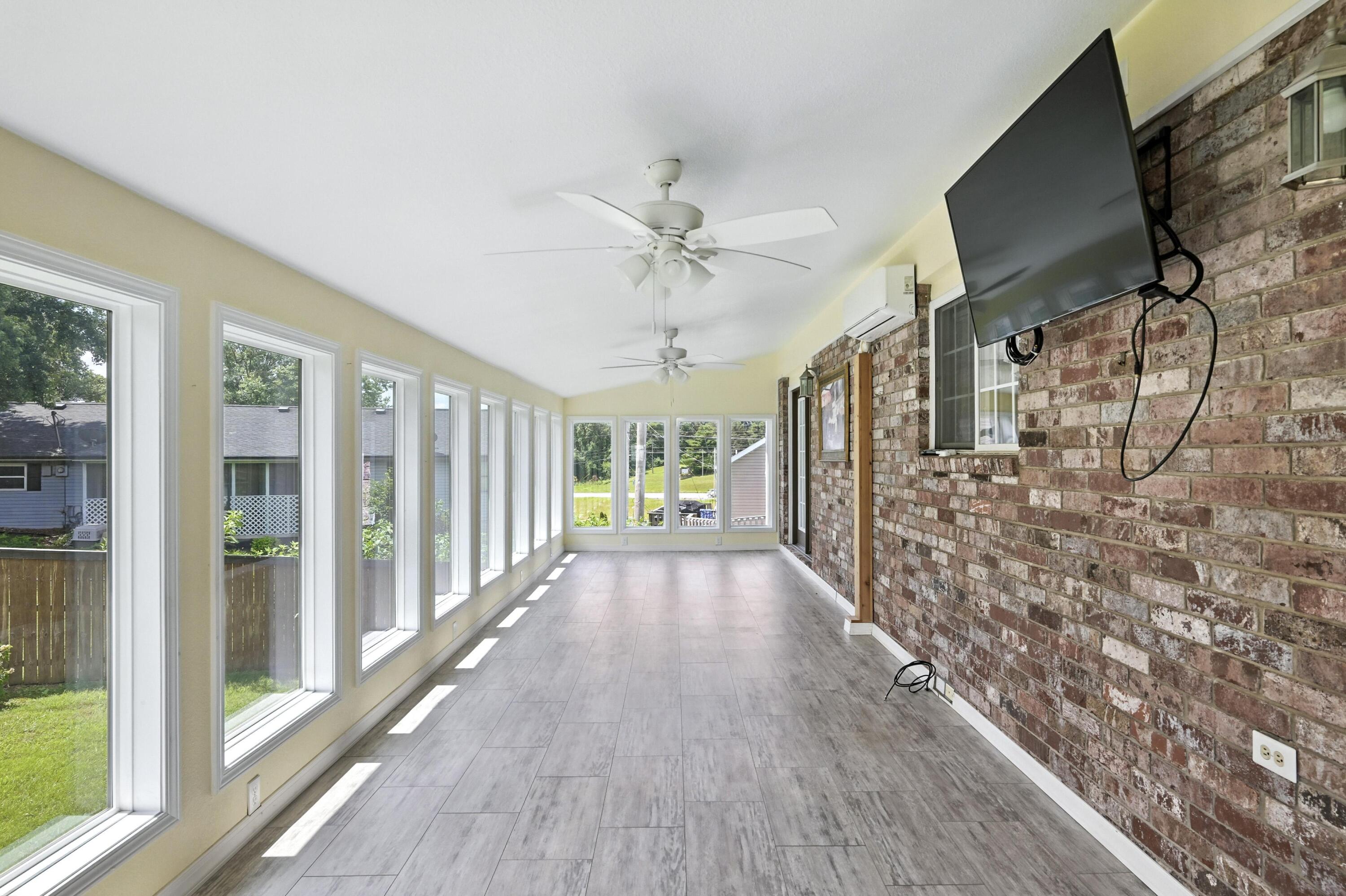 1225 Skyline Drive Property Photo 14
