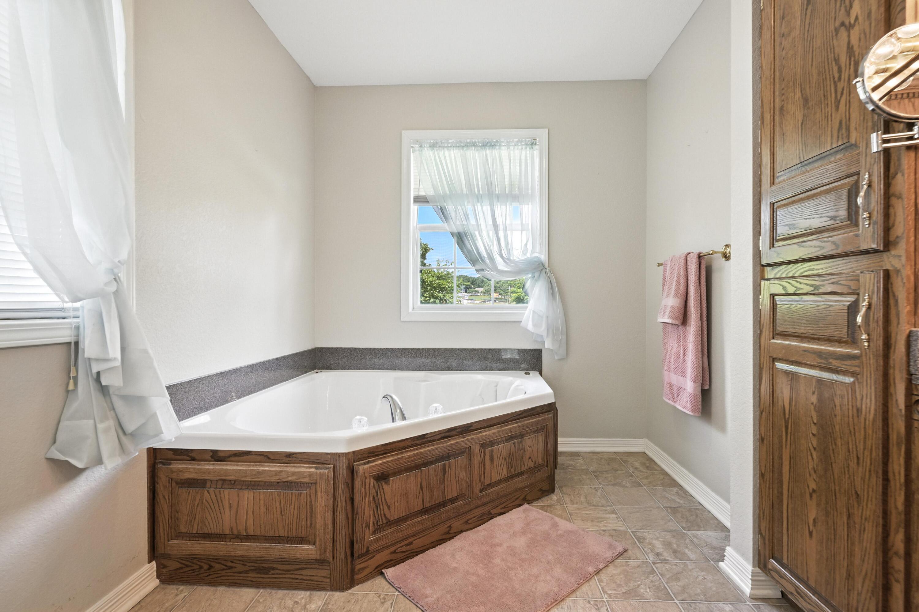 1225 Skyline Drive Property Photo 21