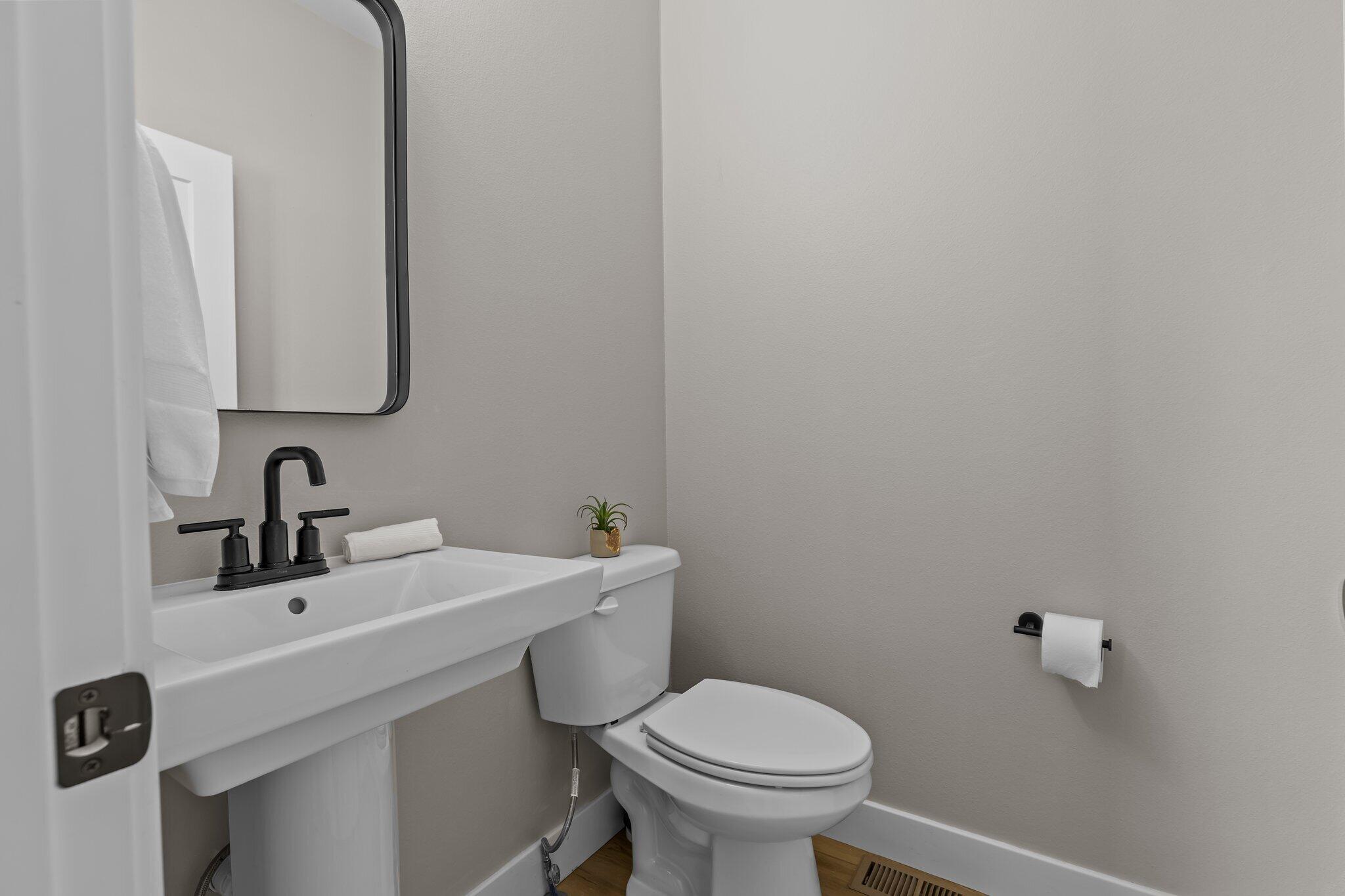 5988 South Holland Avenue Property Photo 15
