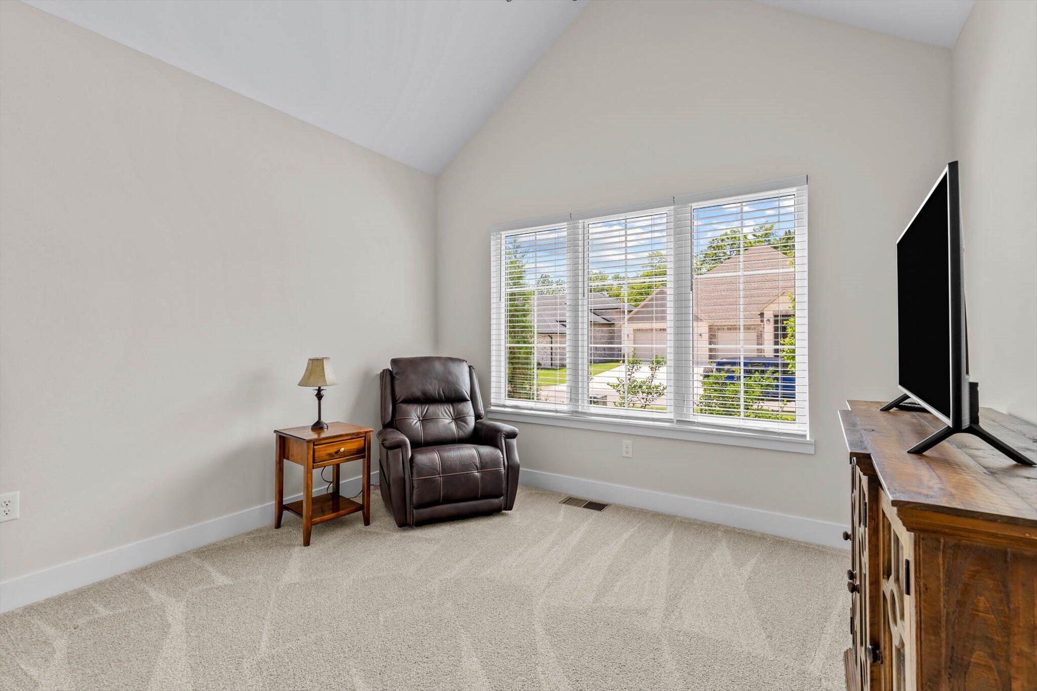 5988 South Holland Avenue Property Photo 25