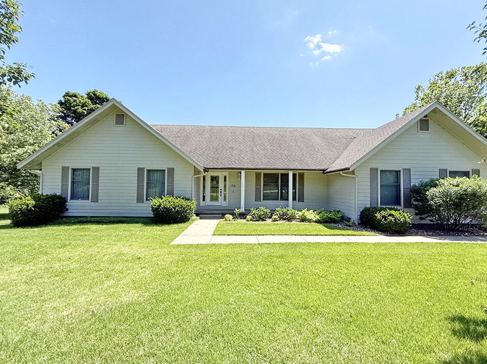 114 West Carman Road Property Photo 1