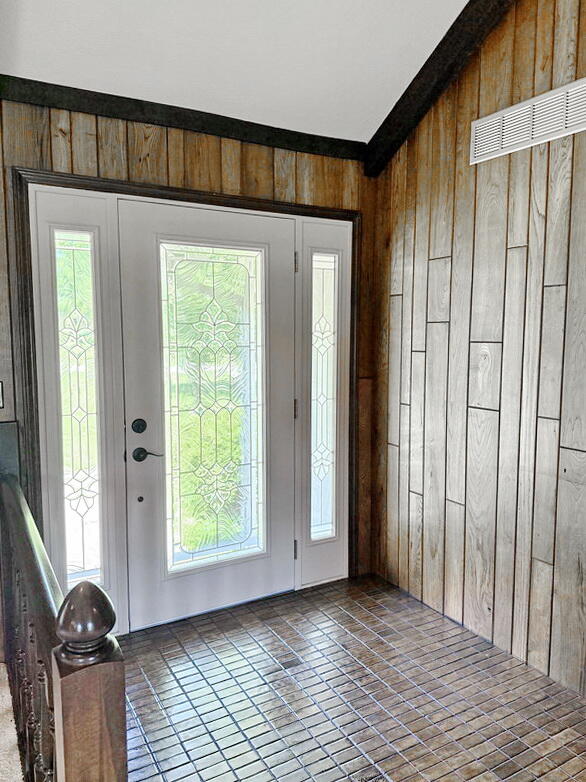 114 West Carman Road Property Photo 12