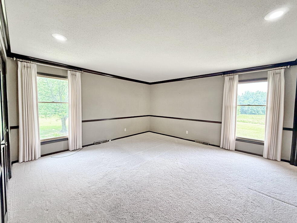114 West Carman Road Property Photo 21