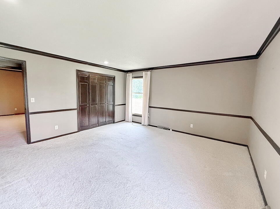 114 West Carman Road Property Photo 23