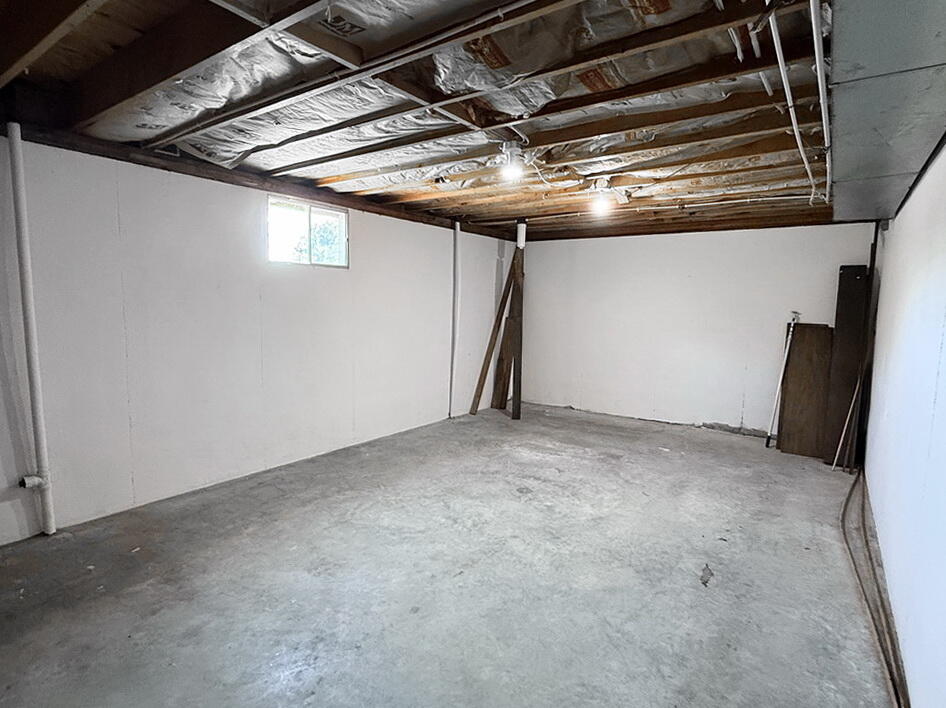 114 West Carman Road Property Photo 41