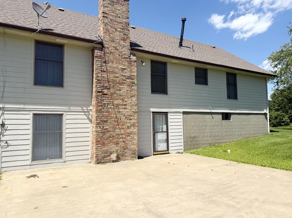 114 West Carman Road Property Photo 43