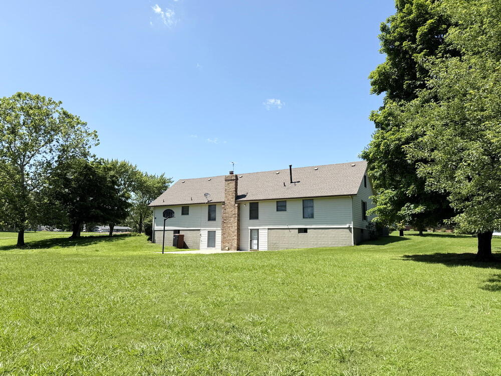 114 West Carman Road Property Photo 44