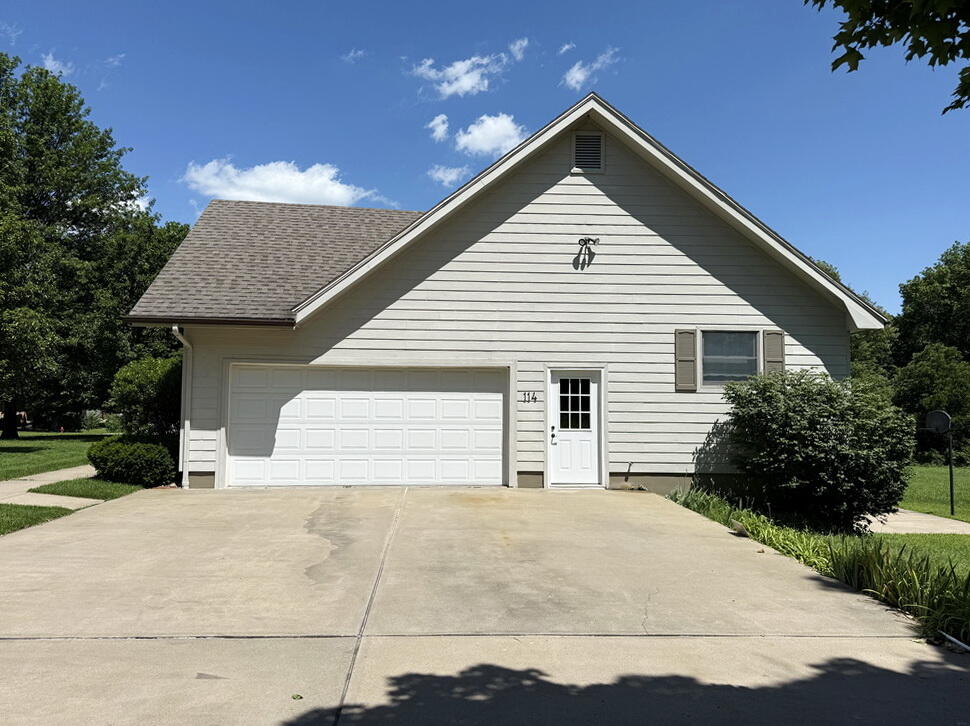 114 West Carman Road Property Photo 46