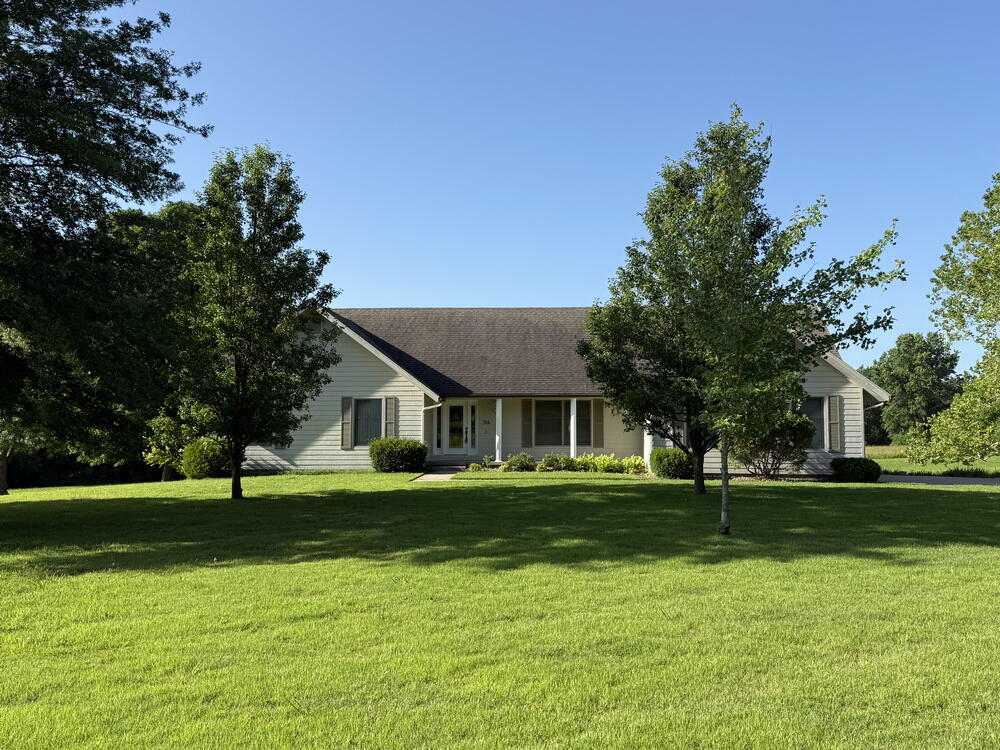 114 West Carman Road Property Photo 47
