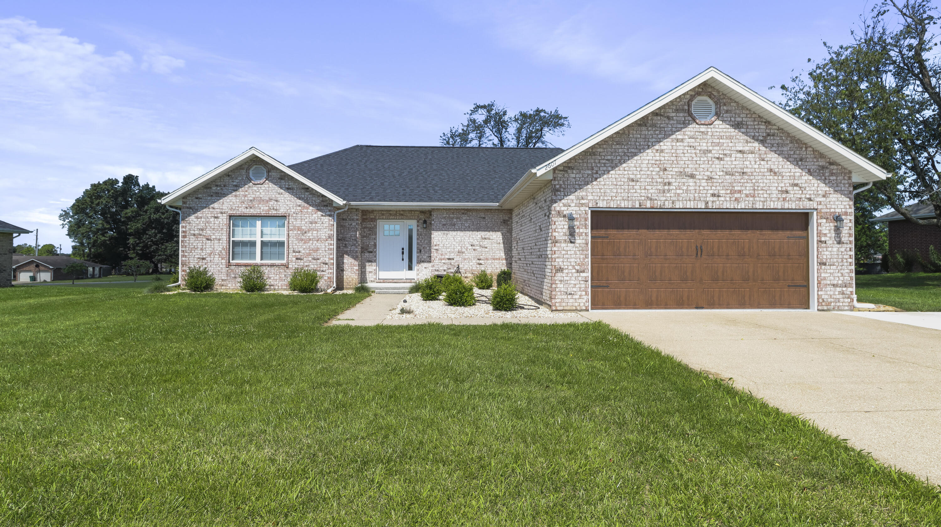 2607 Mayfield Drive Property Photo 1