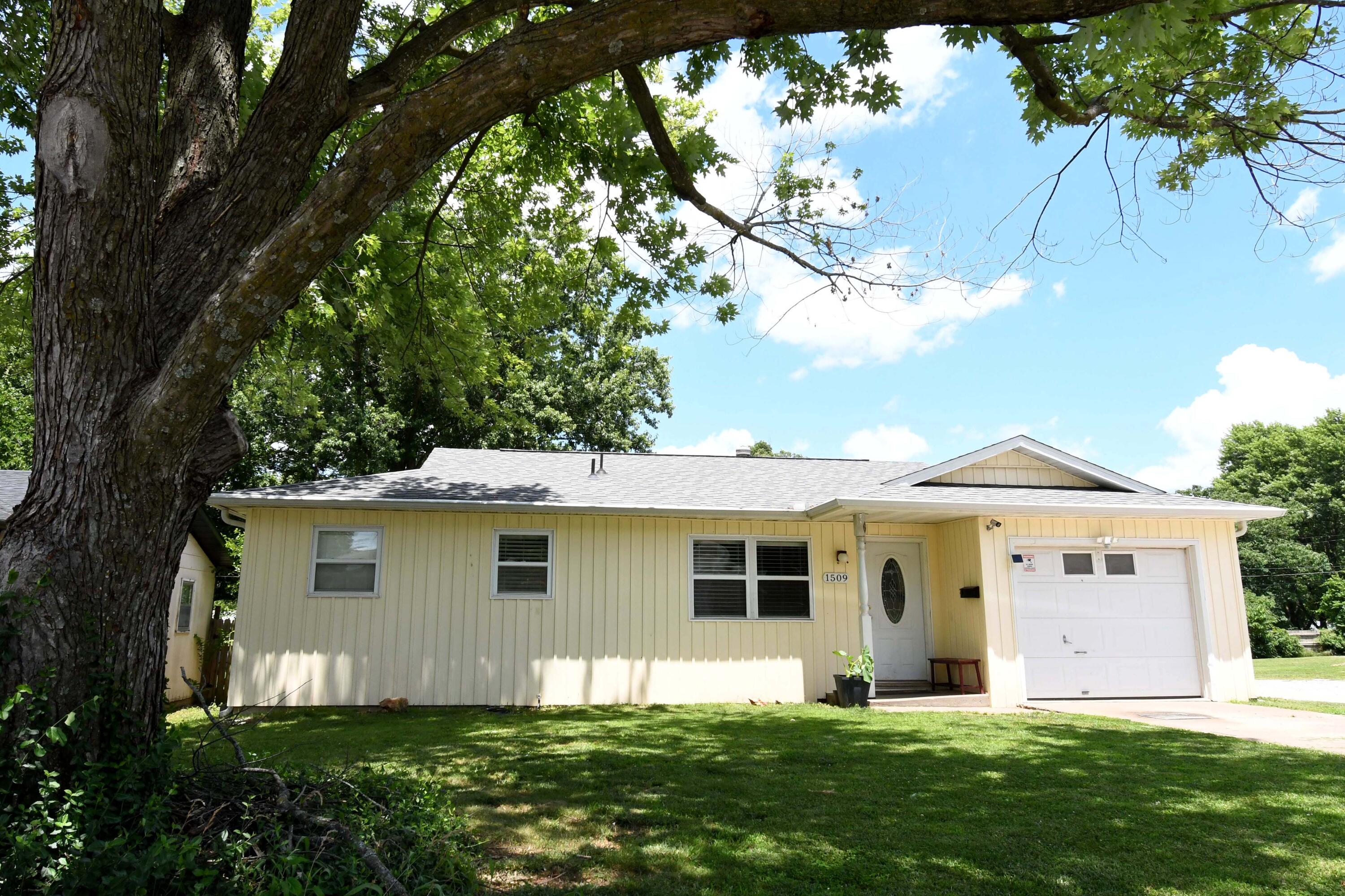 1509 East Talmage Street Property Photo 1