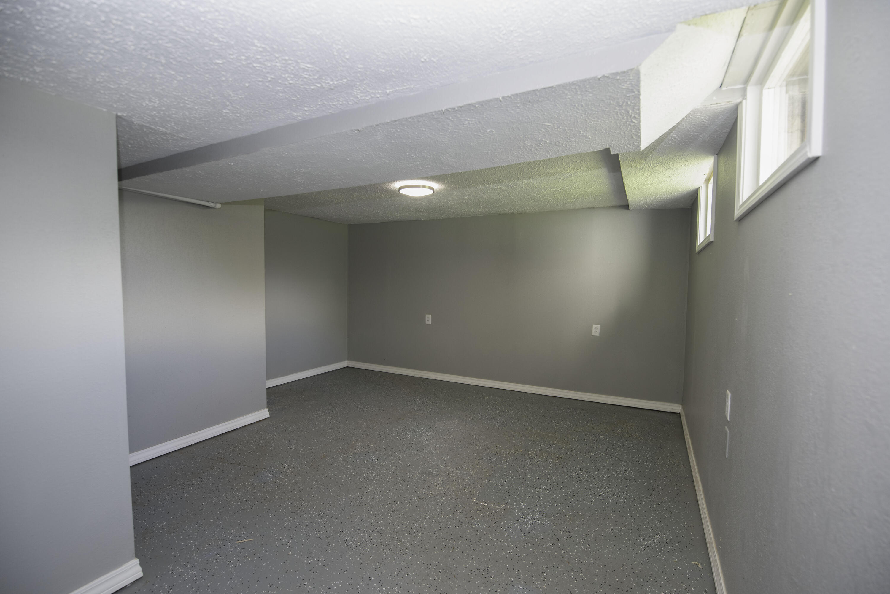 106 South 3rd Avenue Property Photo 15