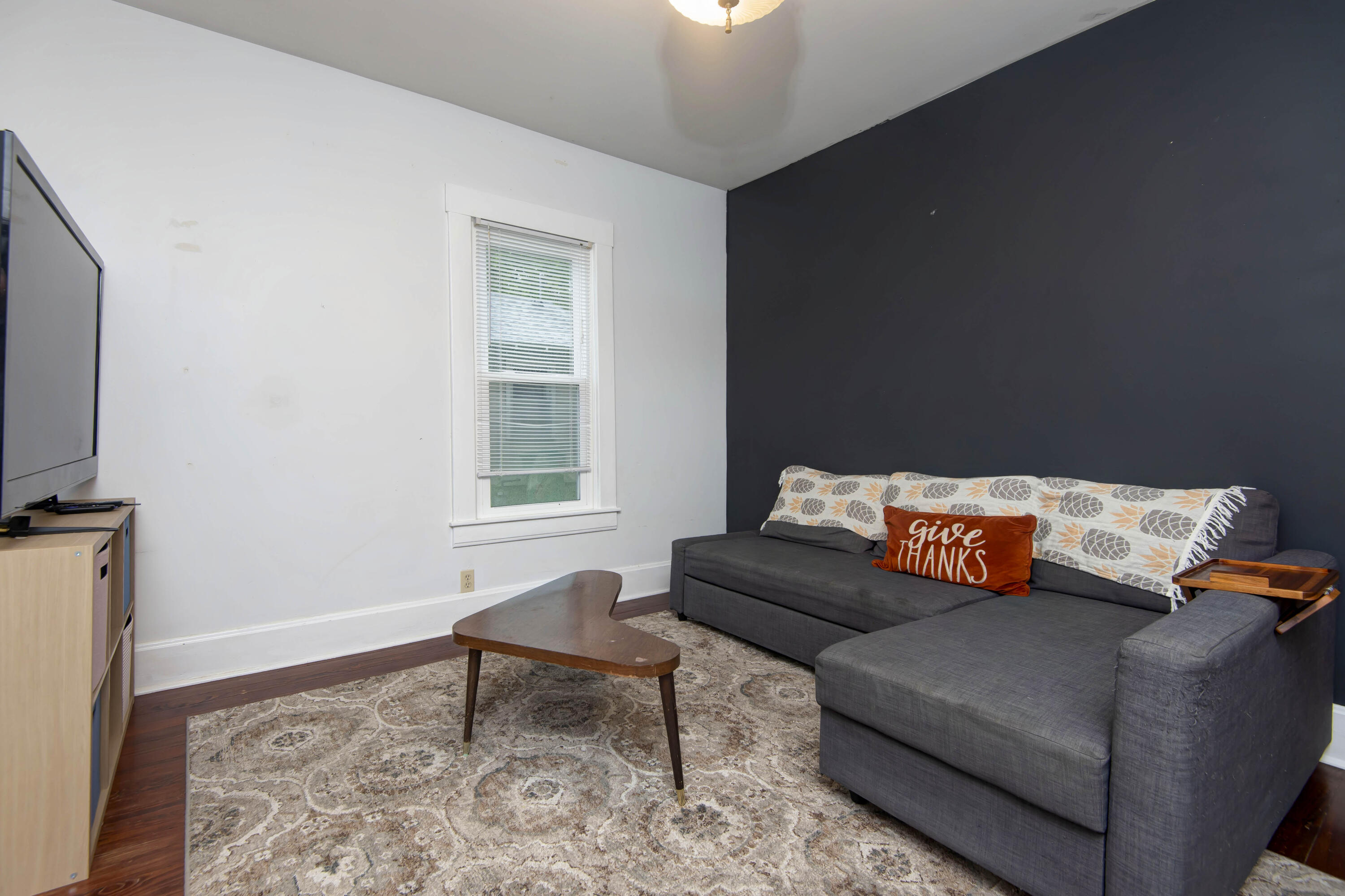 1510 East Mcdaniel Street Property Photo 5