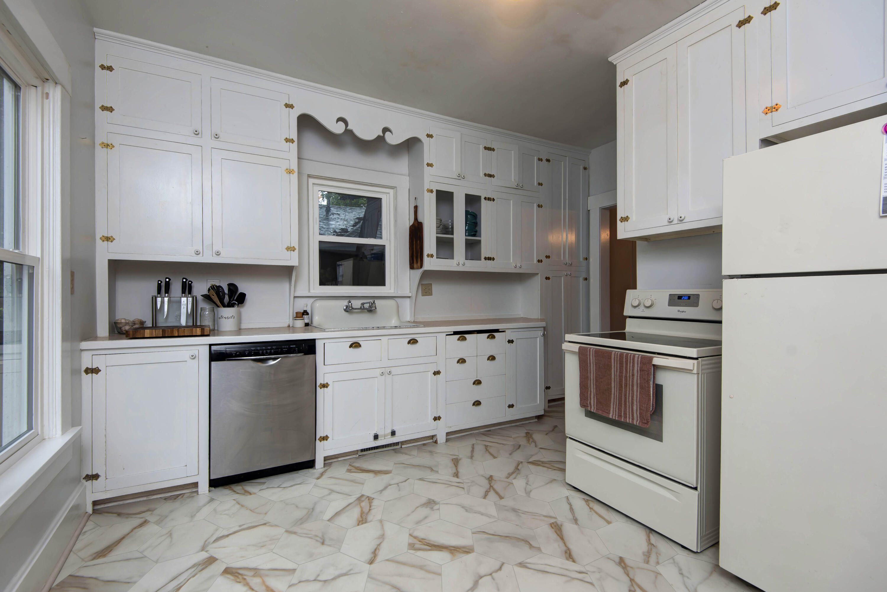 1510 East Mcdaniel Street Property Photo 9