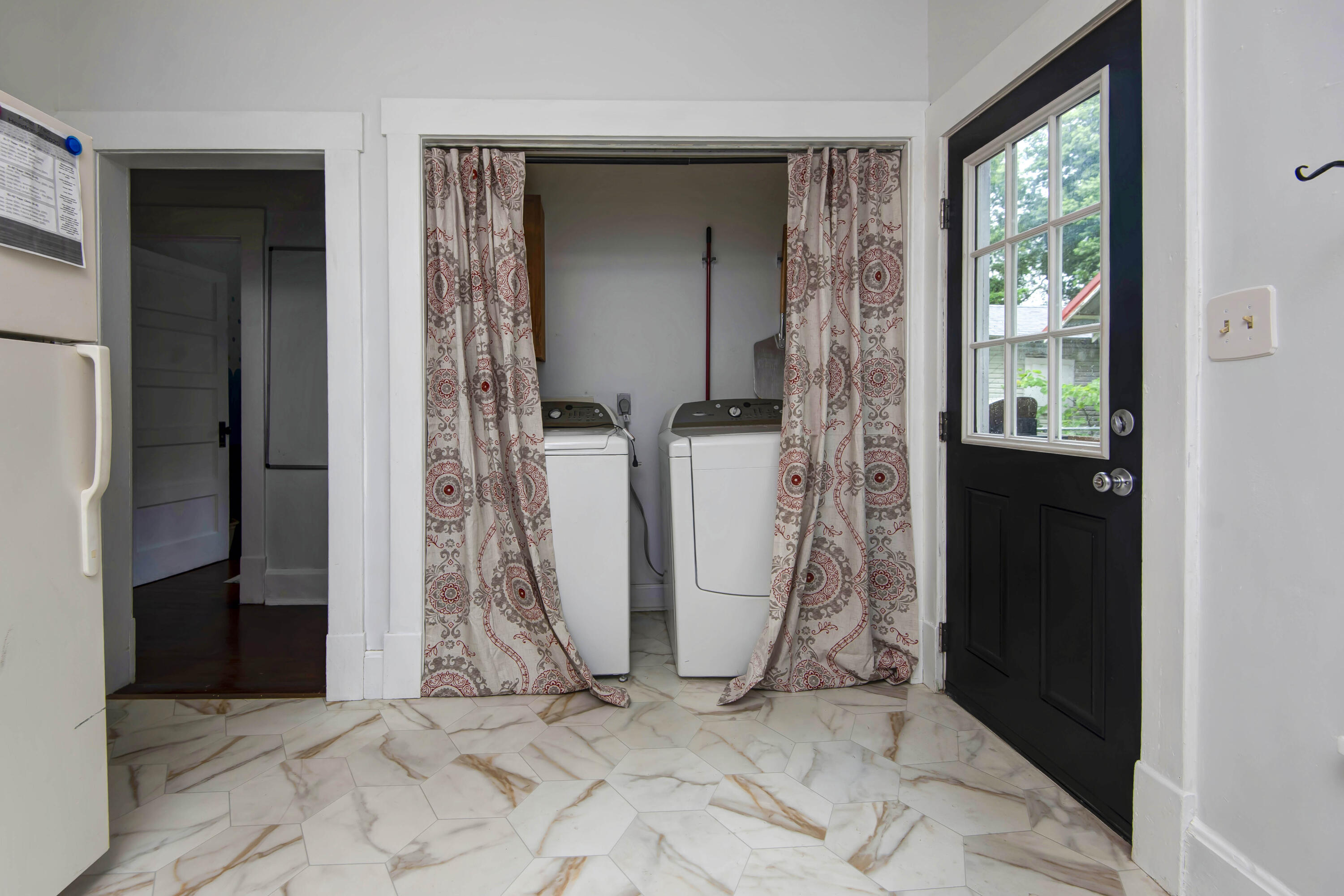 1510 East Mcdaniel Street Property Photo 24