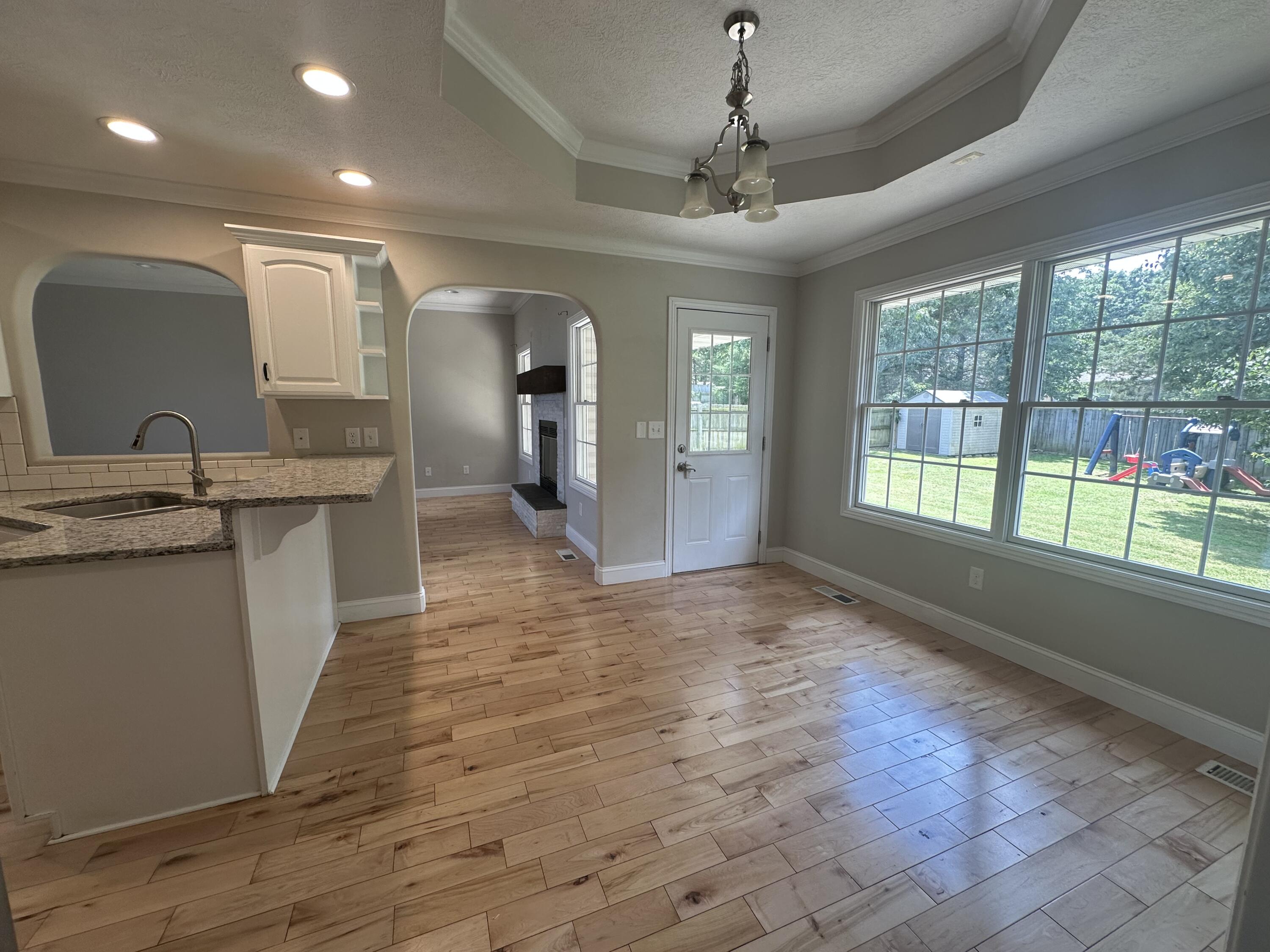 824 North Vermillion Drive Property Photo 9