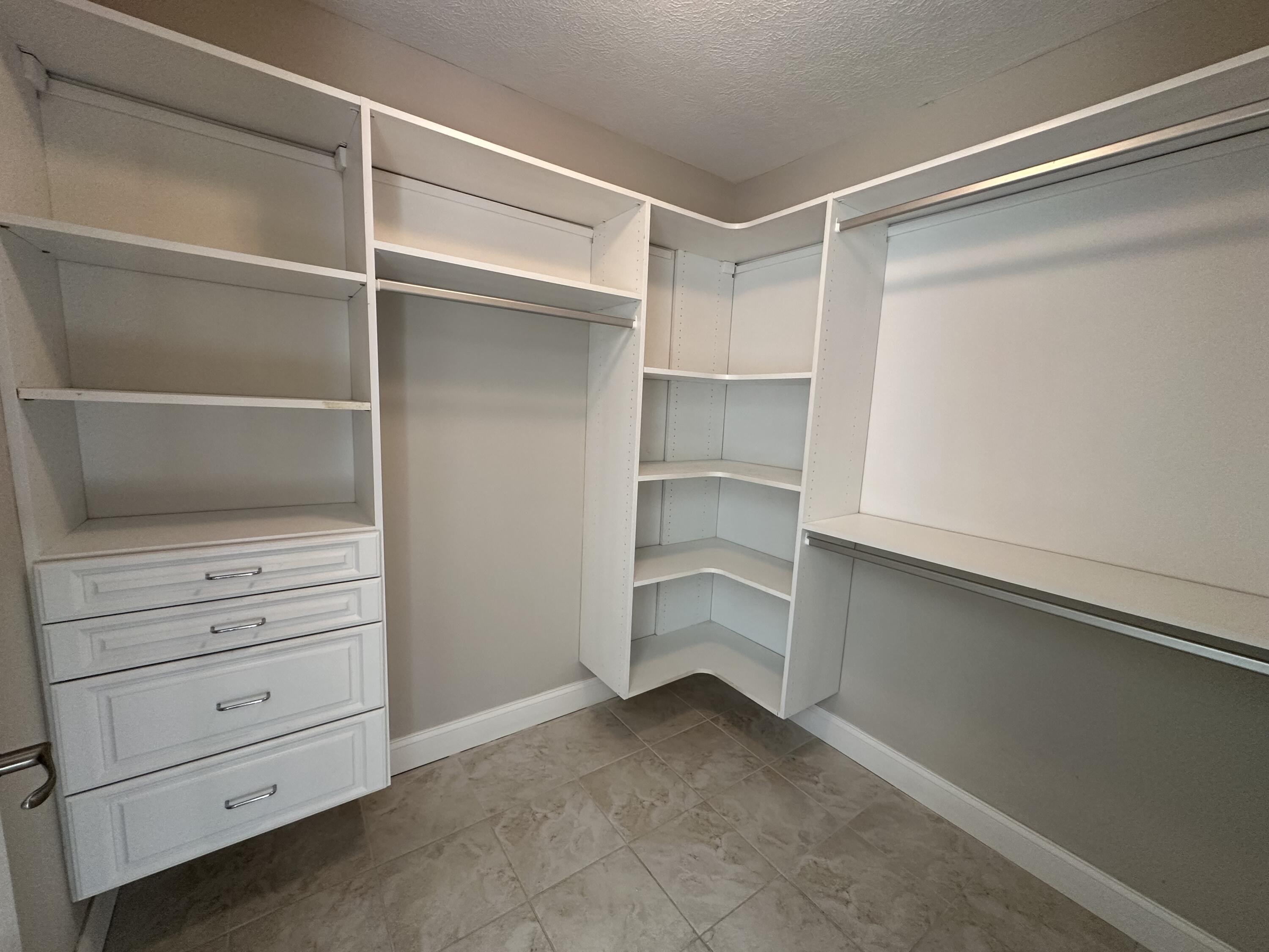 824 North Vermillion Drive Property Photo 35