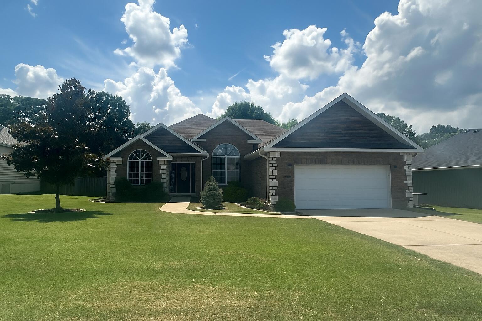 824 North Vermillion Drive Property Photo 40