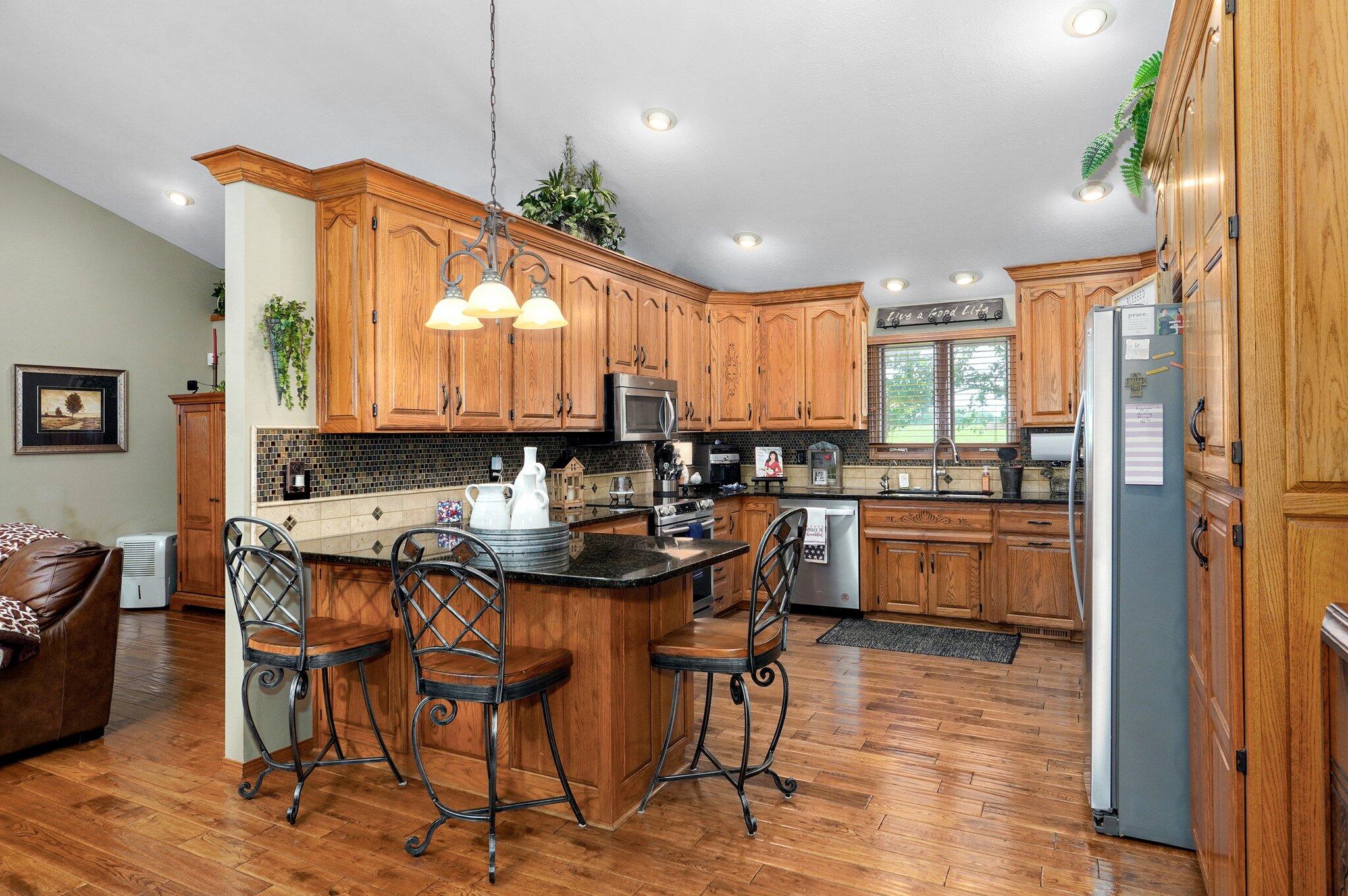 6415 East Farm Road 186 Property Photo 14
