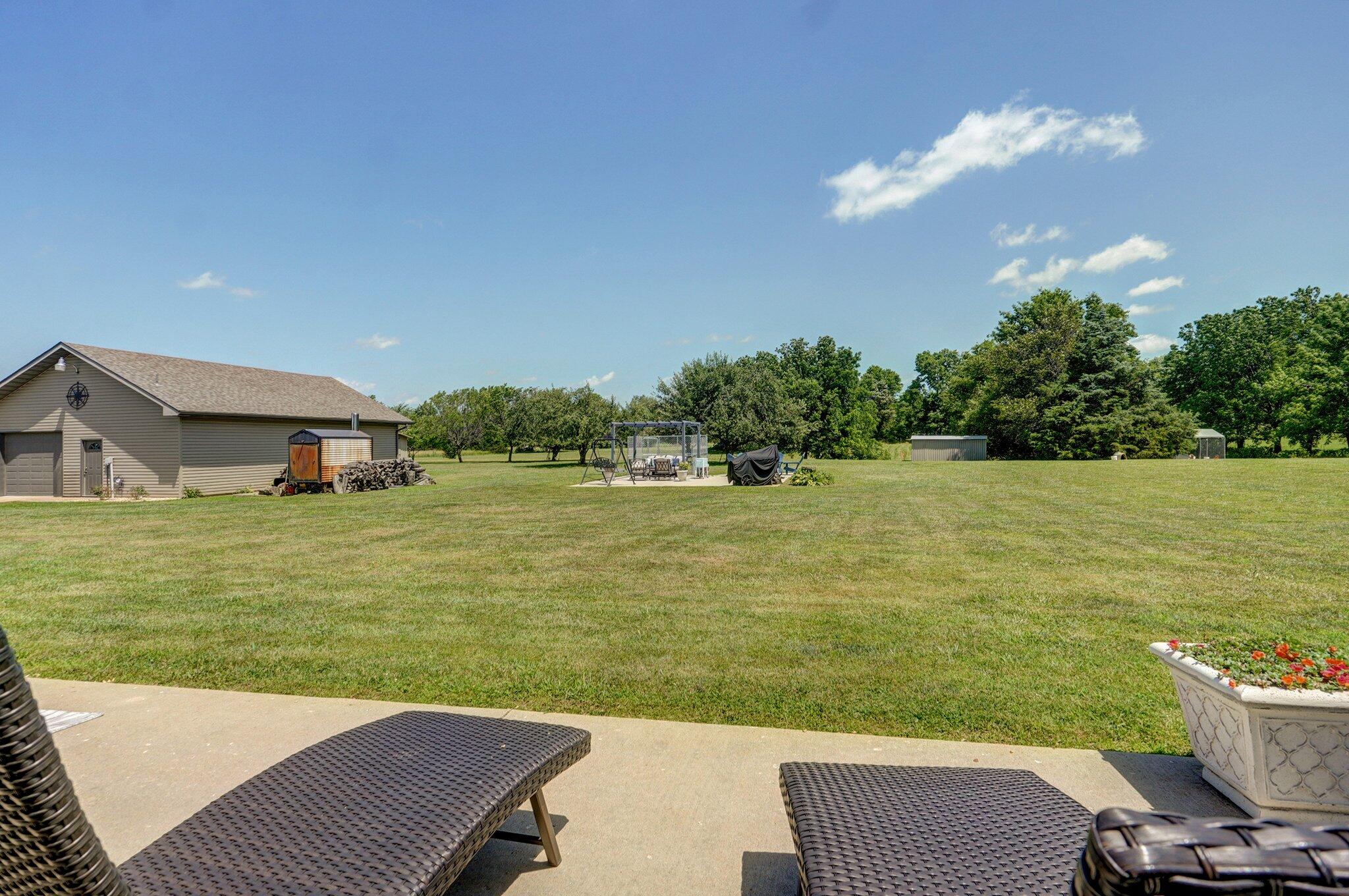 6415 East Farm Road 186 Property Photo 32