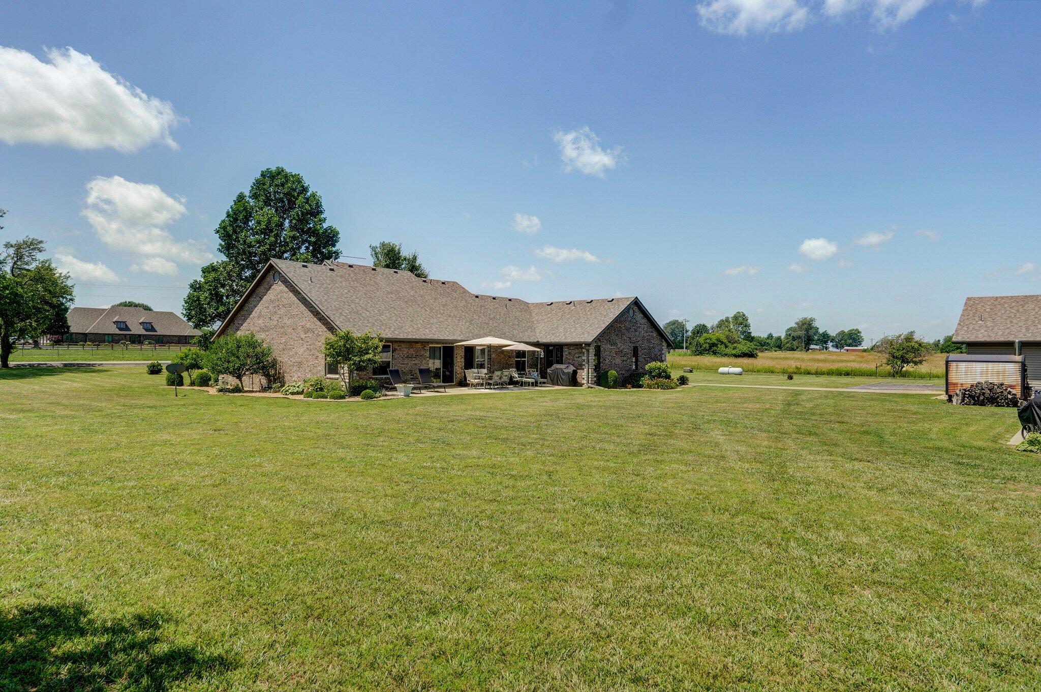 6415 East Farm Road 186 Property Photo 39
