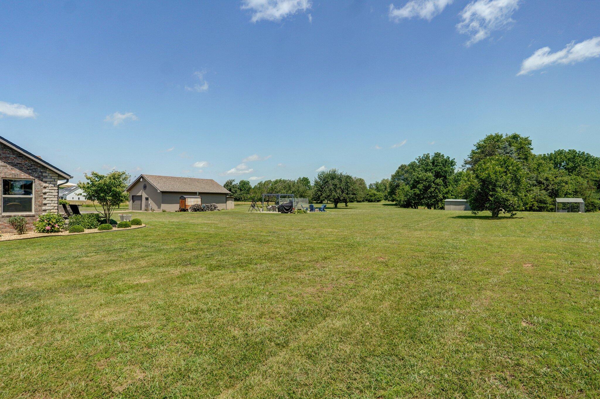 6415 East Farm Road 186 Property Photo 40