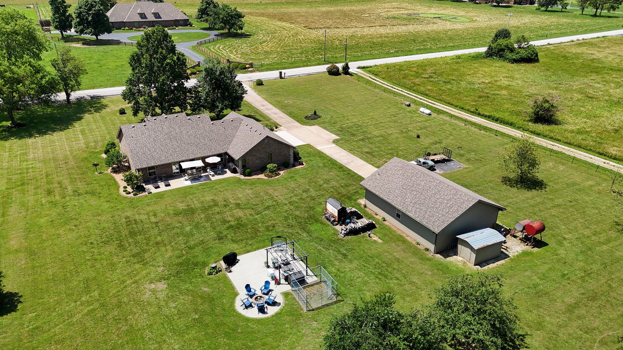 6415 East Farm Road 186 Property Photo 41