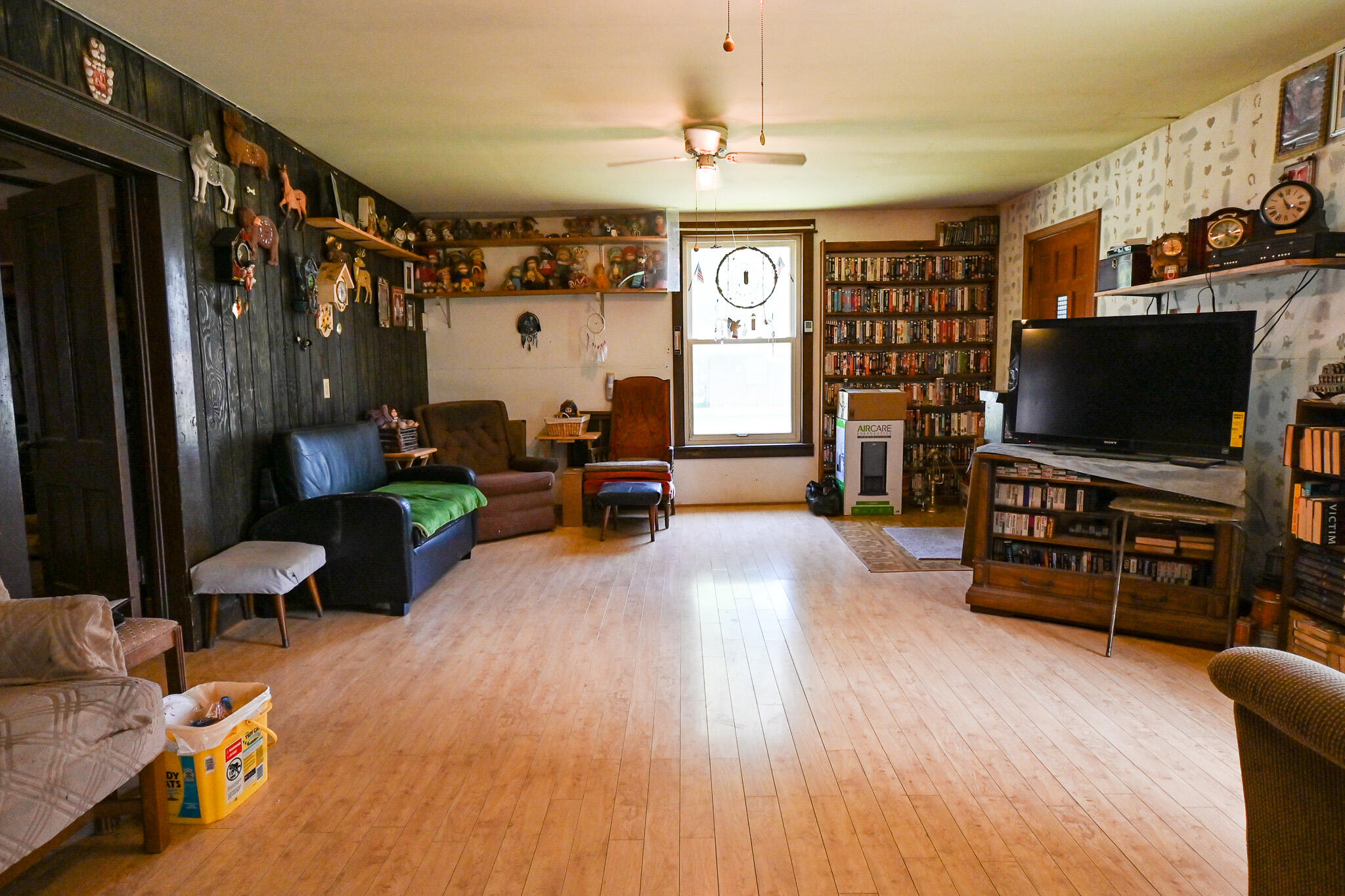 103 West 3rd Street Property Photo 9