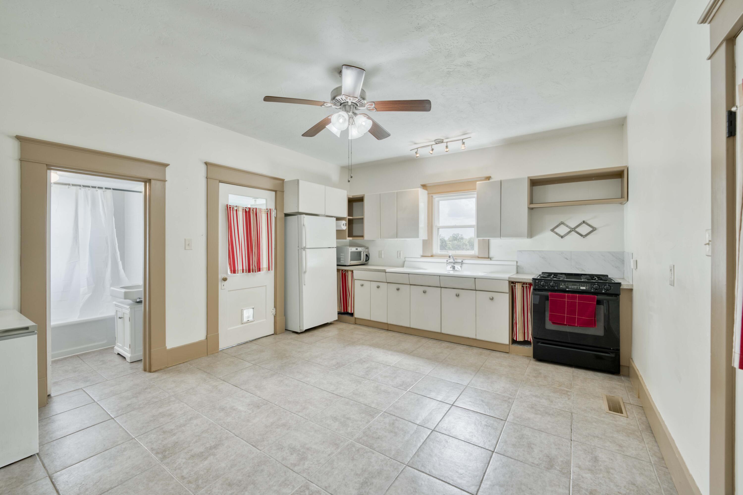 6701 Lawrence 1242 Property Photo 11