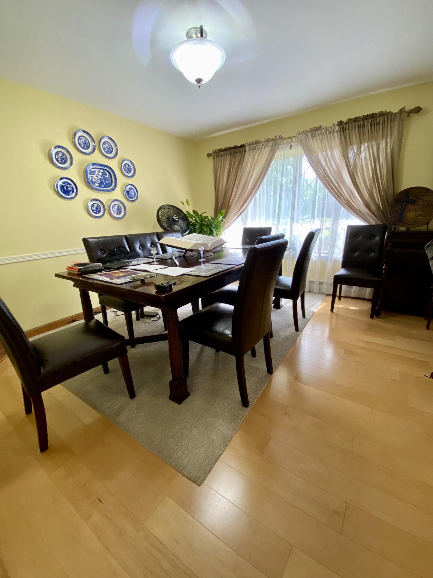 1605 South Park Avenue Property Photo 14