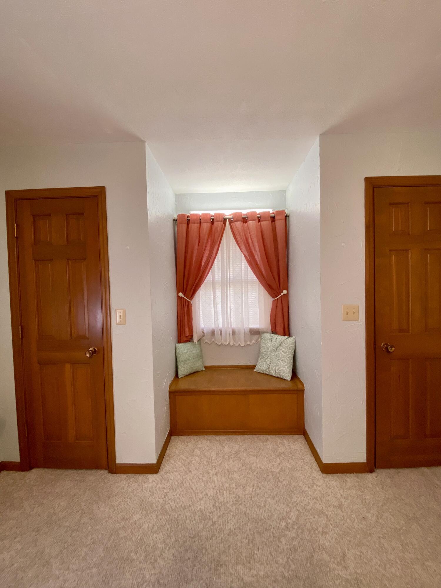 1605 South Park Avenue Property Photo 18
