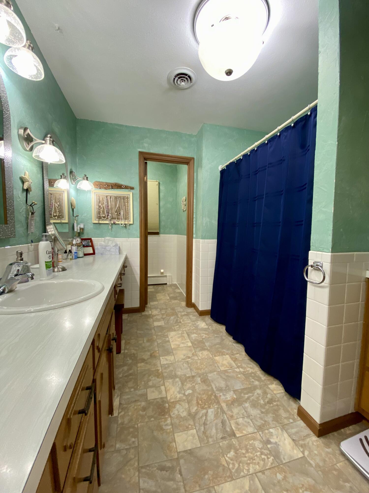 1605 South Park Avenue Property Photo 20