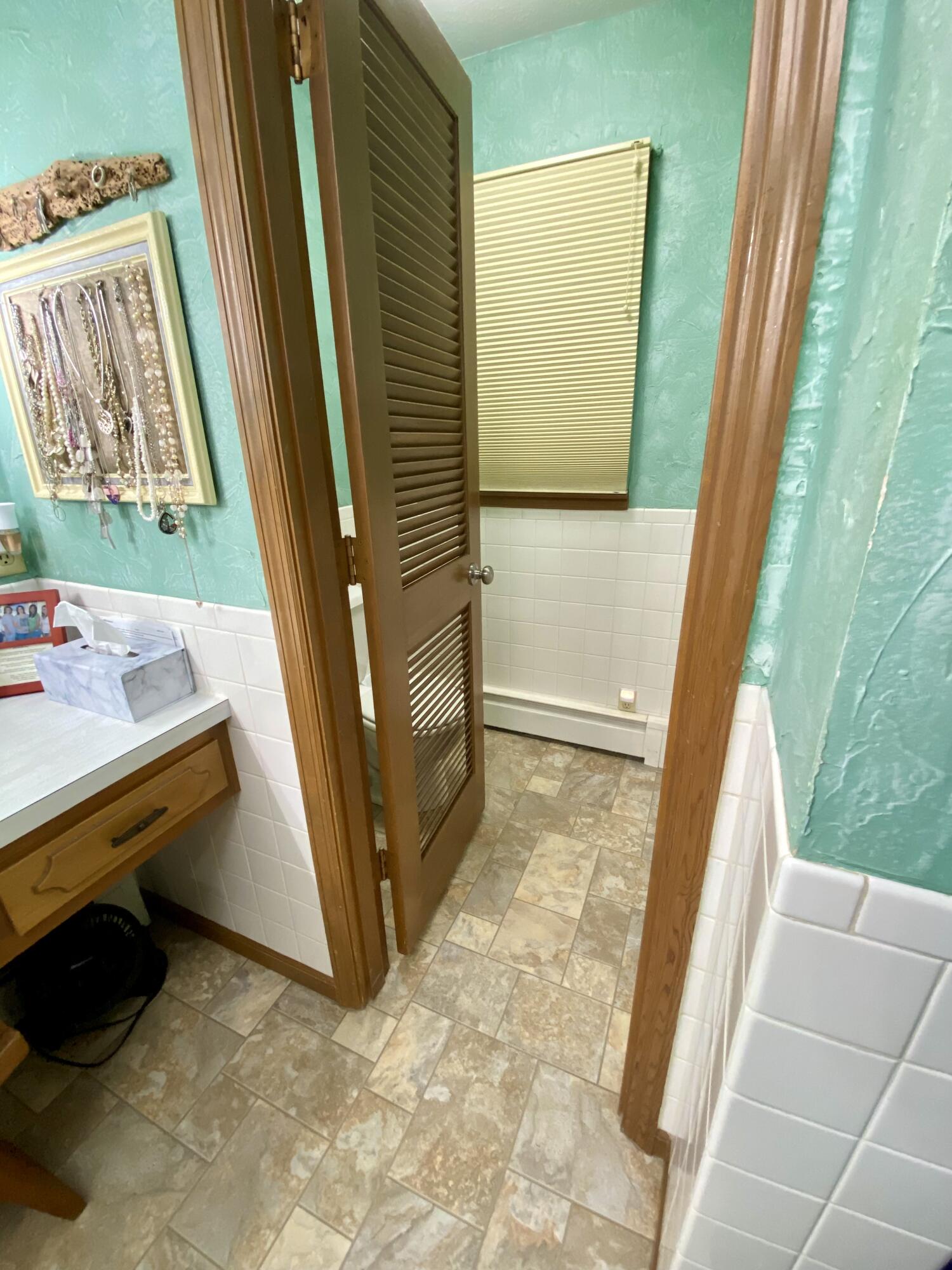 1605 South Park Avenue Property Photo 22