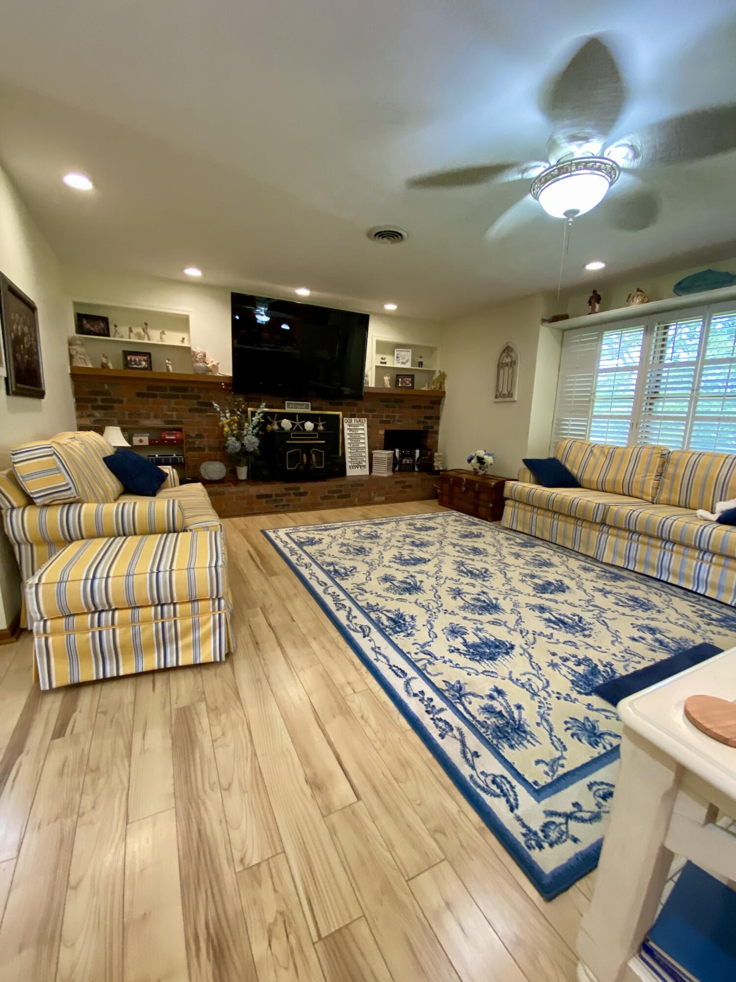 1605 South Park Avenue Property Photo 33