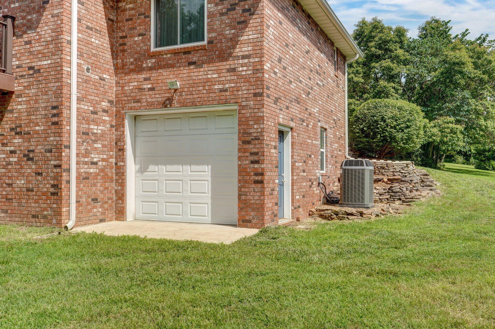 784 State Highwayy U Property Photo 52