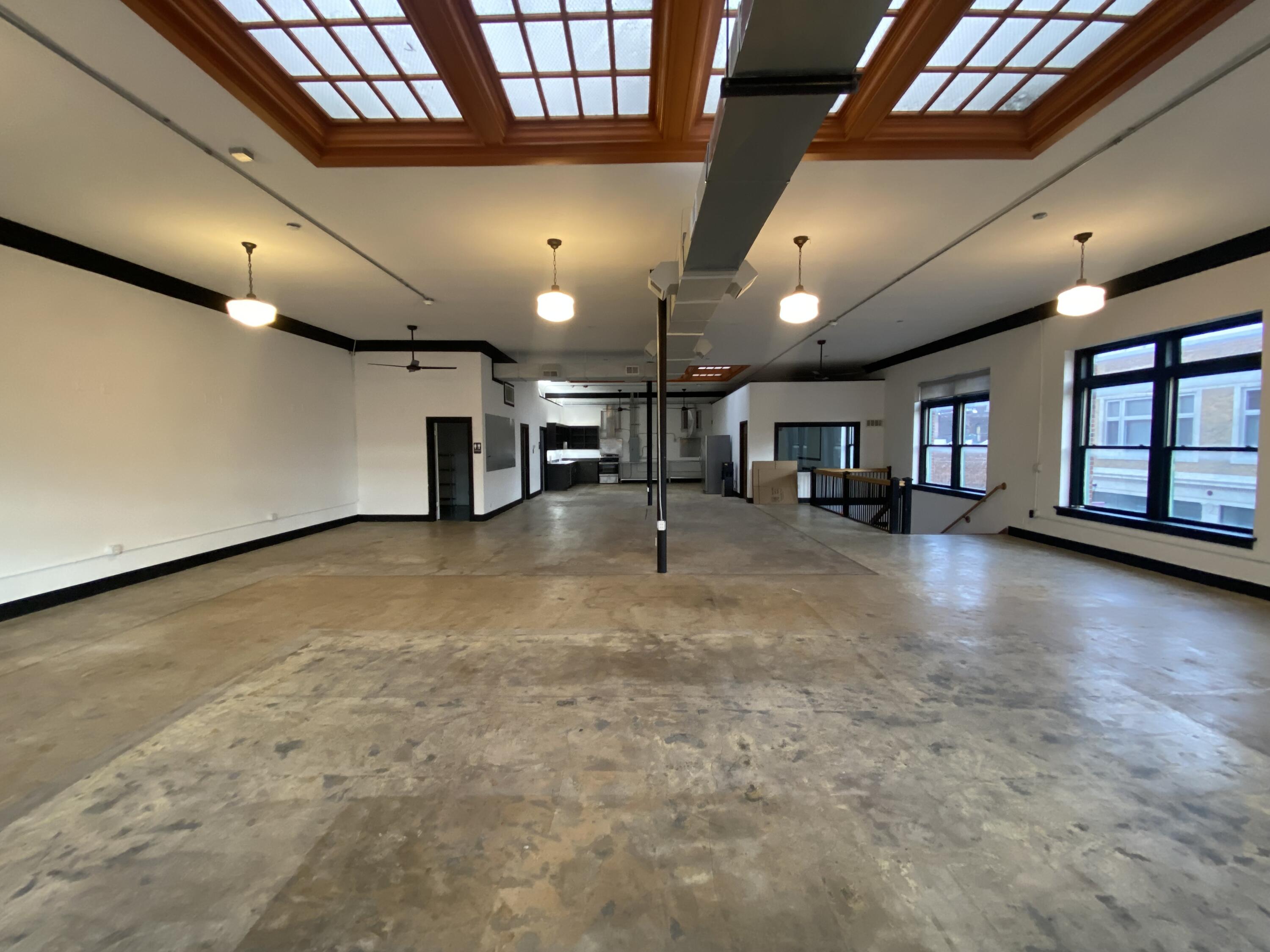 325 West Mcdaniel Street Property Photo 11