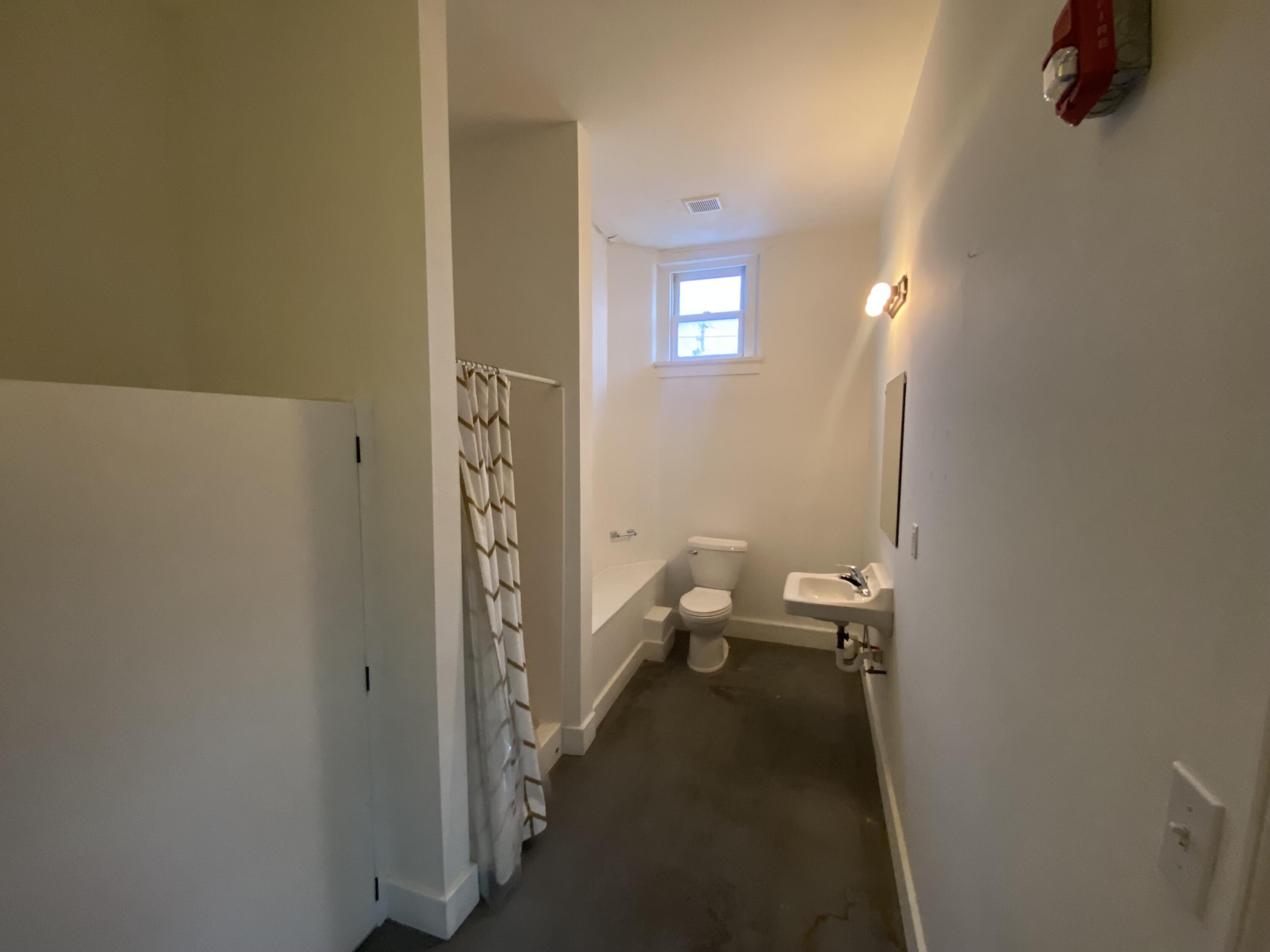 325 West Mcdaniel Street Property Photo 17