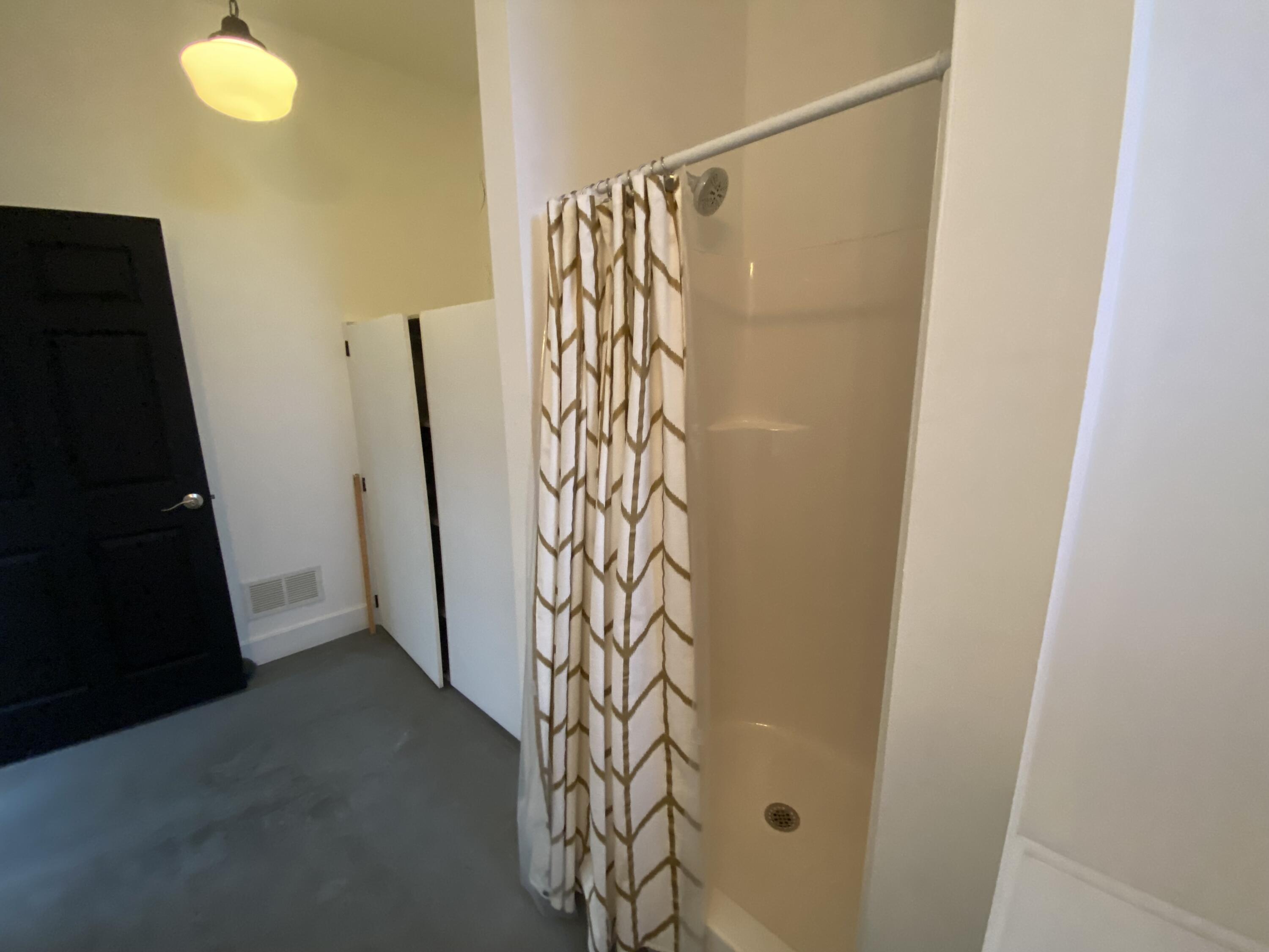 325 West Mcdaniel Street Property Photo 18