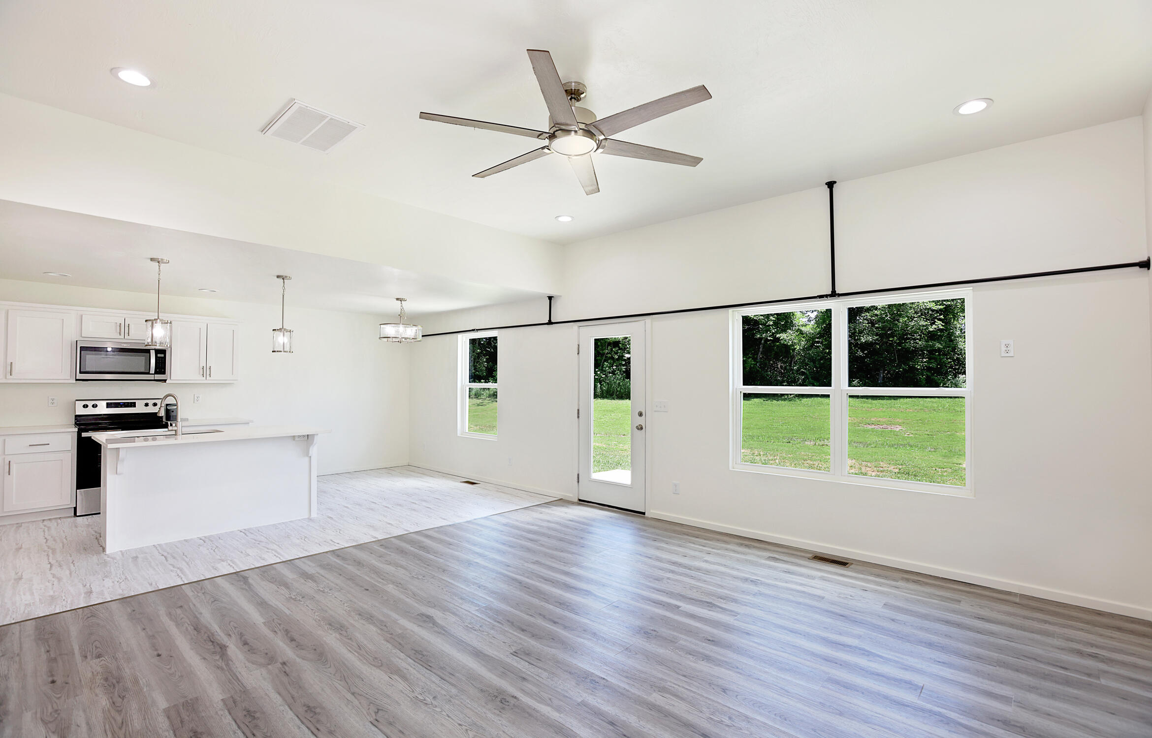 350 Towne Loop Property Photo 2
