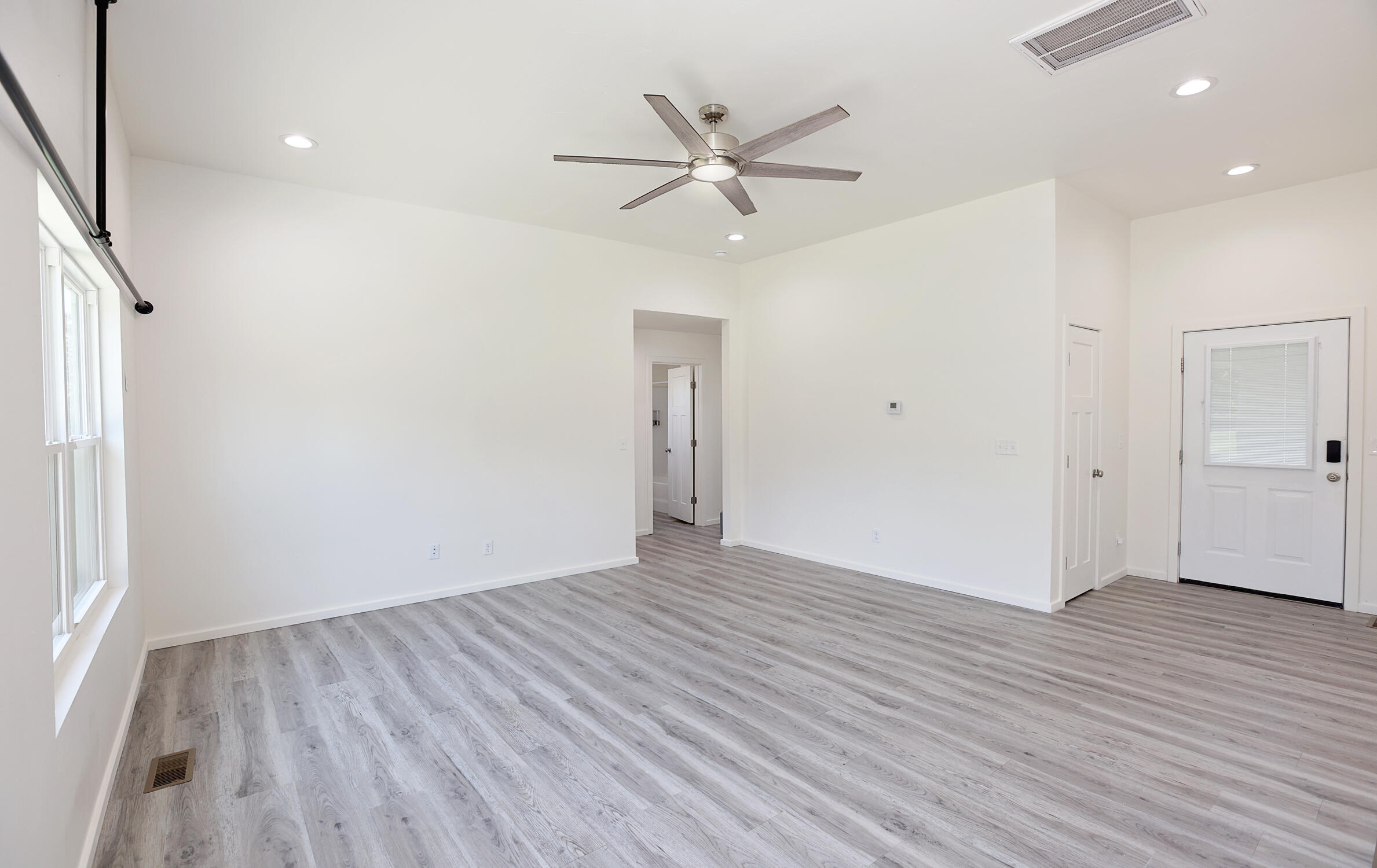 350 Towne Loop Property Photo 6