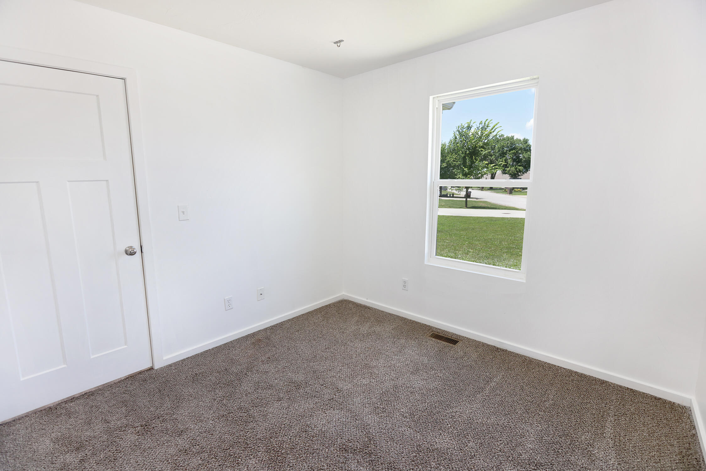 350 Towne Loop Property Photo 15