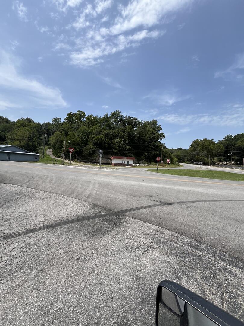 101 Ee Highway Property Photo 4