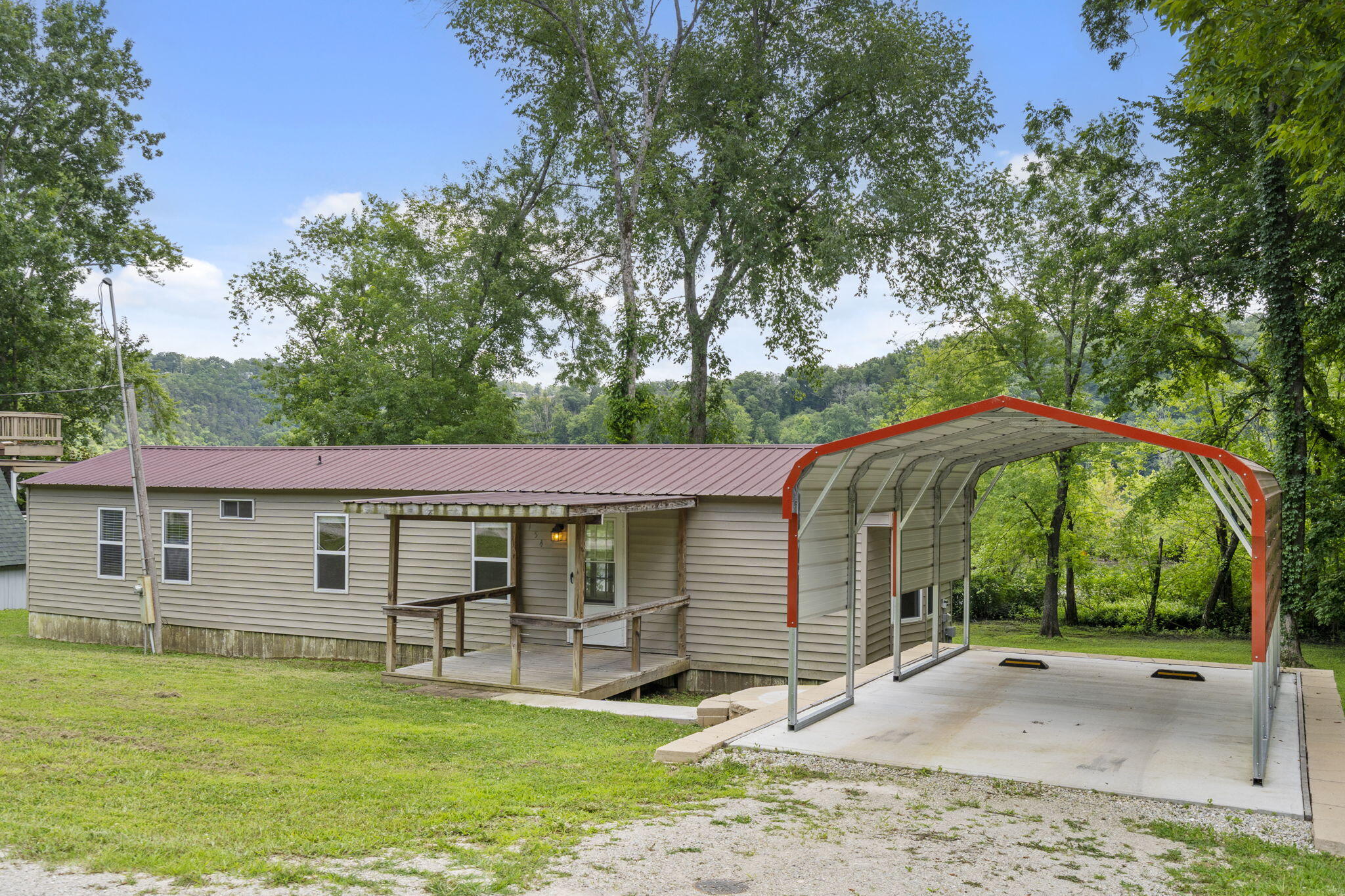 154 Collins Road Property Photo 1