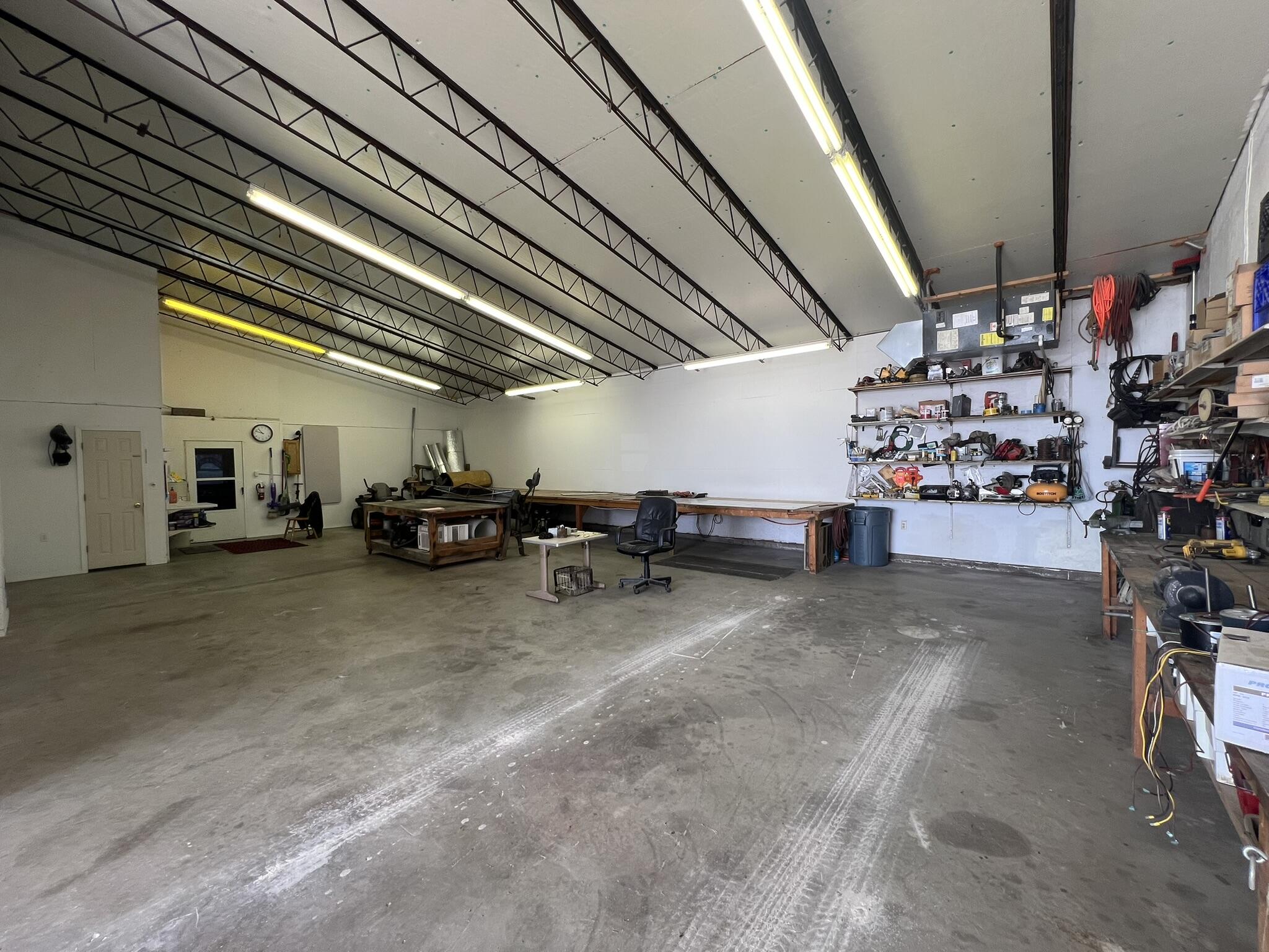 1223 South Ash Street Street Property Photo 6
