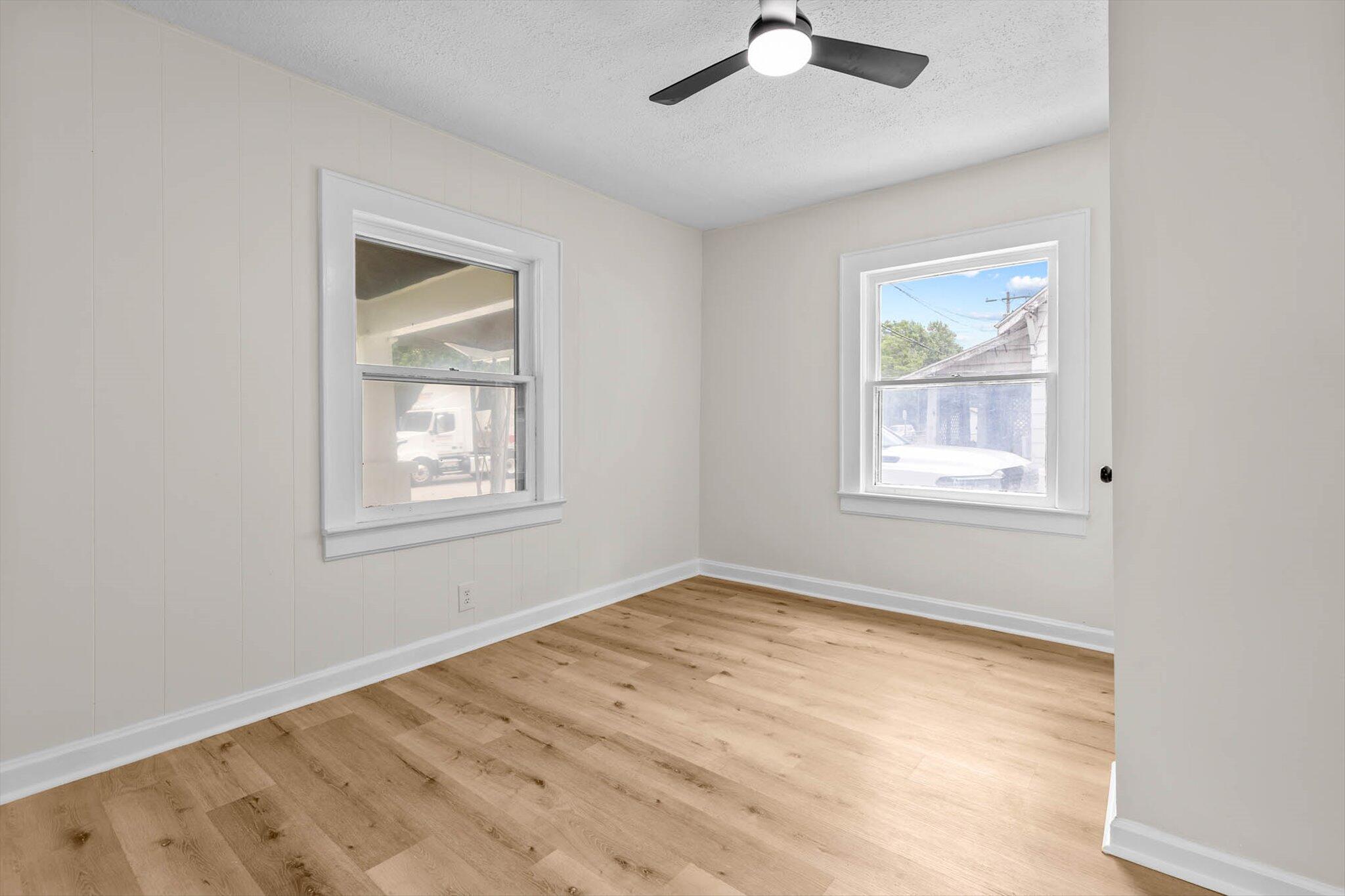 936 West Division Street Property Photo 12