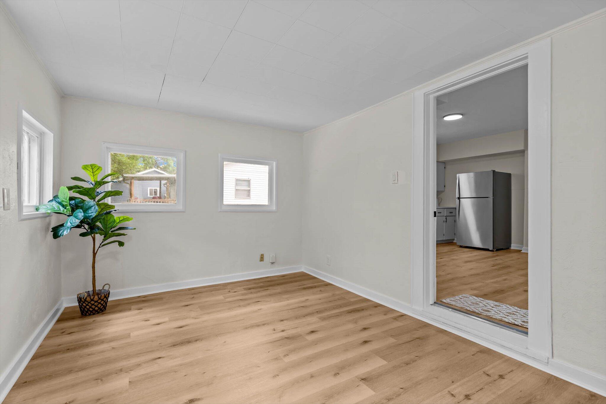 936 West Division Street Property Photo 14