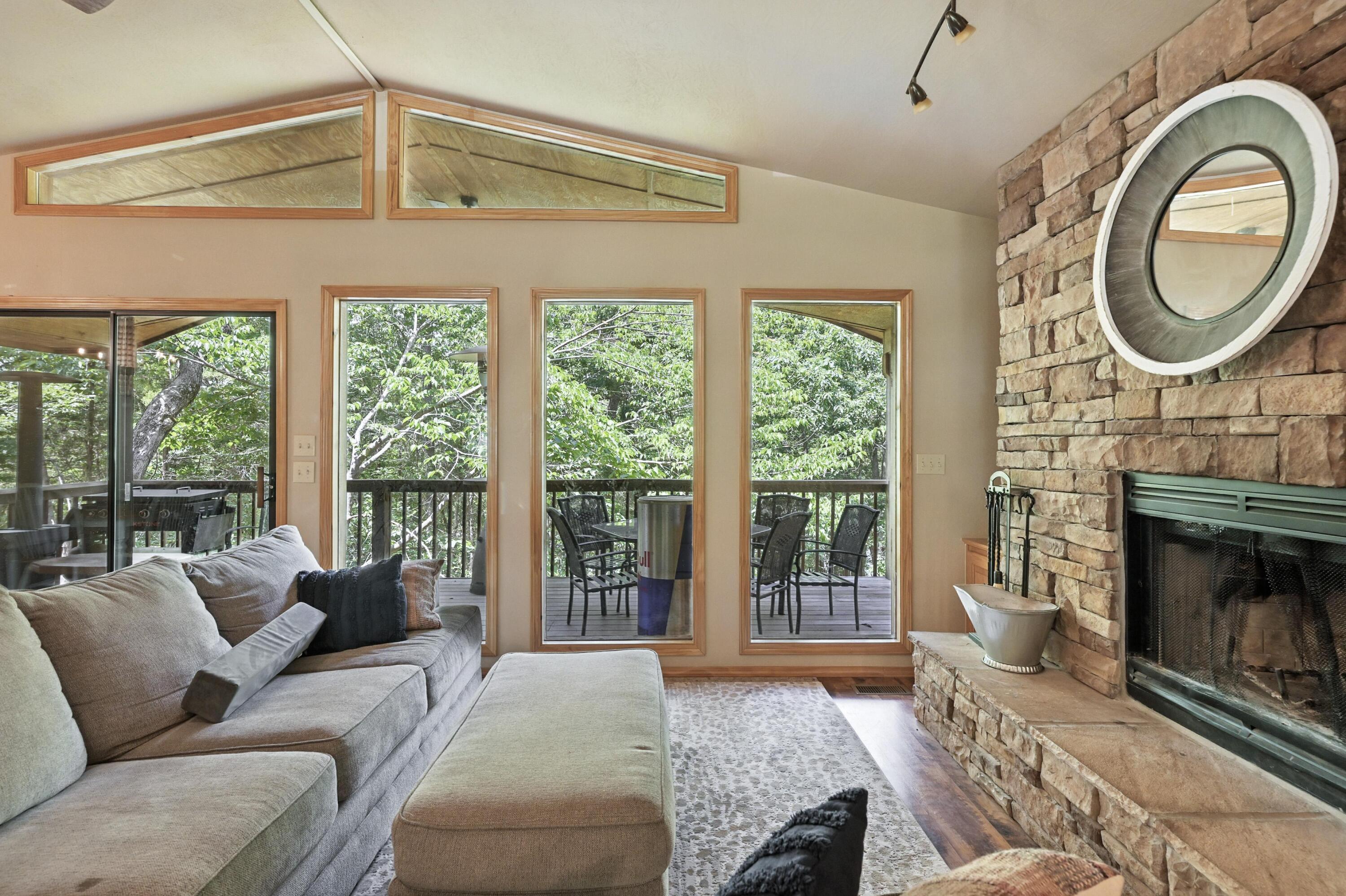 22562 Air Park Drive Property Photo 8